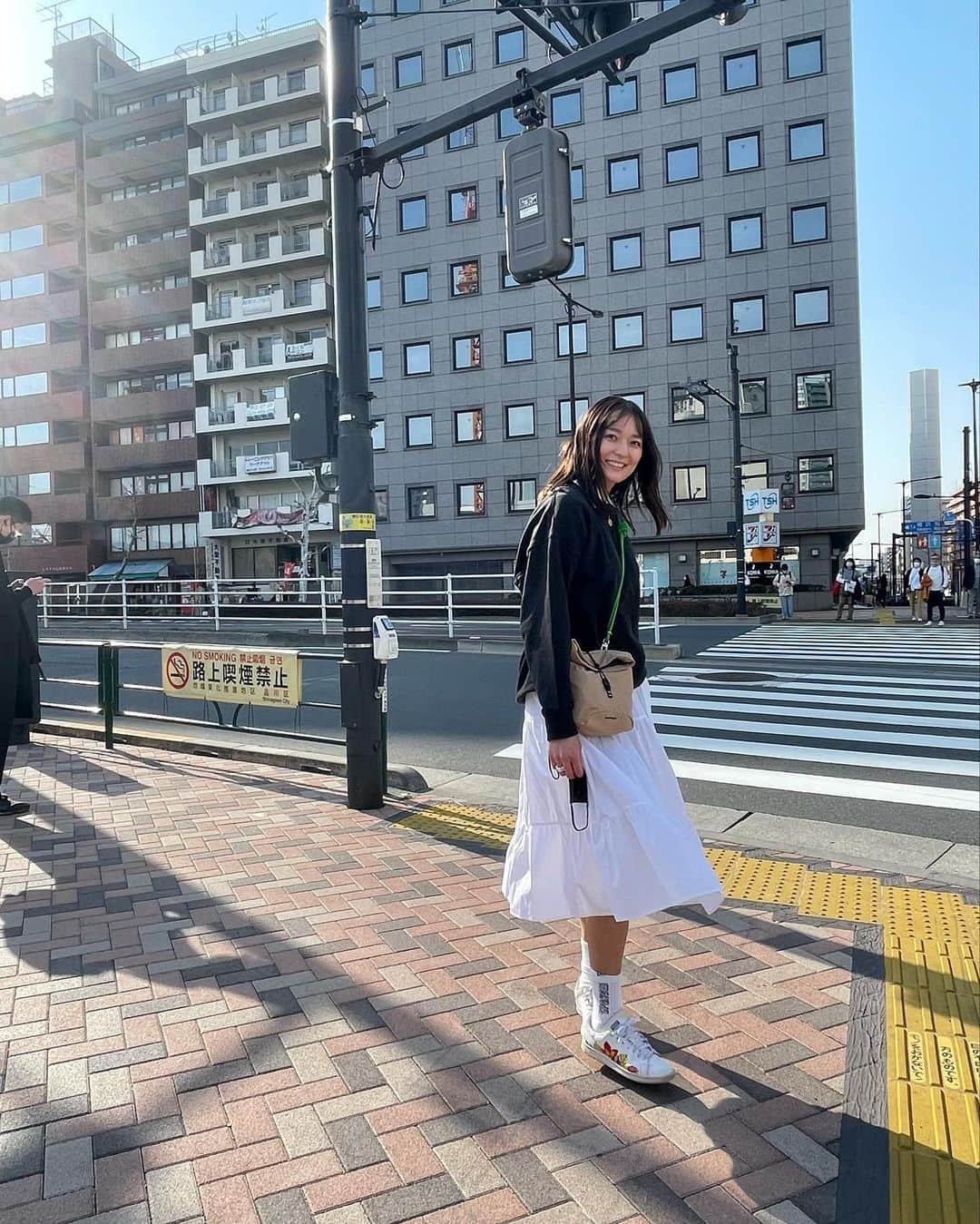 結子さんのインスタグラム写真 - (結子Instagram)「Spring in Tokyo!🌸 . 前から斜めにかけられる携帯ストラップを @topologie.jp さんのを愛用してて、今回は新作でバッグが出たとのことで💕 色合いも自分の好きなものからカスタムできて、私はこの組み合わせ😆🔥 ストラップはバッグにも，携帯斜めがけにも使えるらしく嬉しい〜🥰 またクーポンが出てるからよかったらみなさん使ってください🕊 ---------------------- @topologie.jp  #wares #topologie #waressystem #gifted  10%OFF クーポンコード 「yuikoyyy-10」 有効期限 2022/4/25 まで ---------------------- #fashion#japanese#tokyo#spring」3月12日 21時19分 - yuiko_yyy