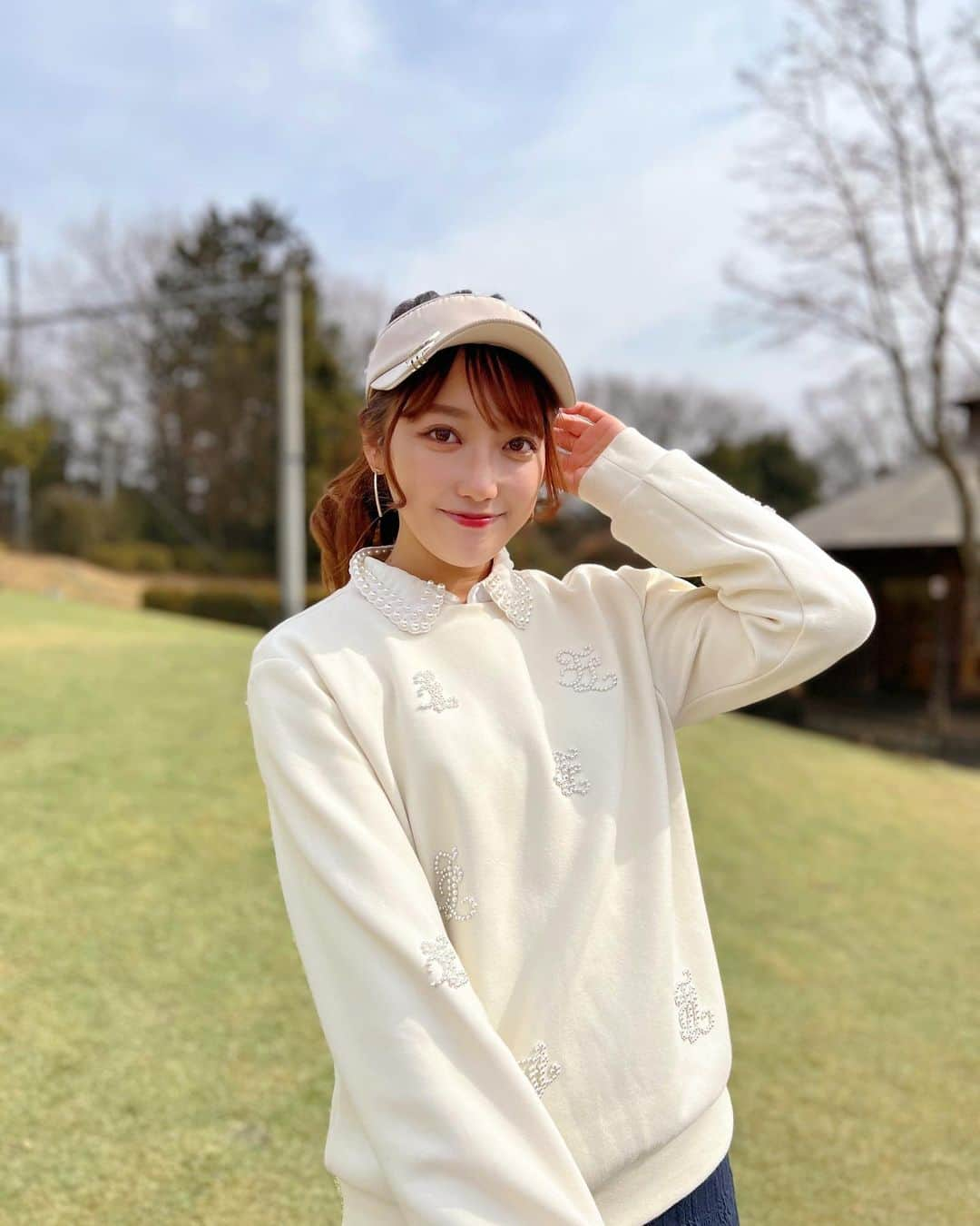 片原恵麻さんのインスタグラム写真 - (片原恵麻Instagram)「ゴルフ日和であったかかった〜☀️🏌️‍♀️  ゴルフ始めて1年半かな？ やっとゴルフ部の親友にスコア近づいてきました(　-∀-)  #ゴルフ#ゴルフウェア#ゴルフ女子#ゴルフコーデ#ゴルフラウンド#ゴルフ場#釣りガール#ゴルフ女子コーデ#ゴルフシューズ#フェアライアー#アウトドア#アウトドアファッション#アウトドア女子#アウトドアライフ #fairliar #golf#golfstagram#golfgirl」3月13日 18時30分 - emma_katahara