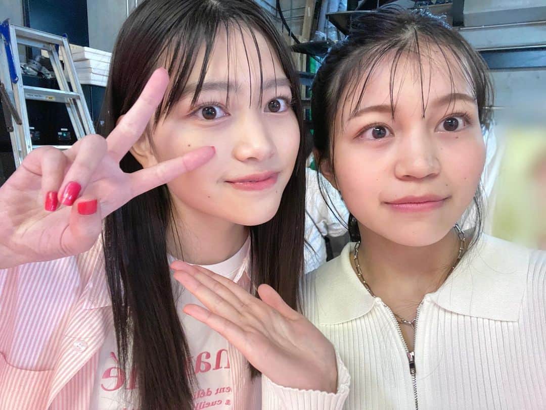 北川花音さんのインスタグラム写真 - (北川花音Instagram)「⁡ ⁡表紙撮影のときの〜 まのちゃん🌸 ⁡ #広瀬まのか  #北川花音  #ニコラ  #nicola  #05line_nicola」3月13日 20時33分 - kanon_kitagawa