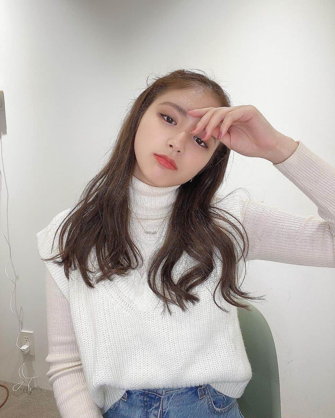 愛来さんのインスタグラム写真 - (愛来Instagram)「︎︎☁︎︎ 今日は前髪を上げてみました 💭 髪がぽやぽやしてる！笑」3月13日 20時49分 - amefurasshi_aira_official_