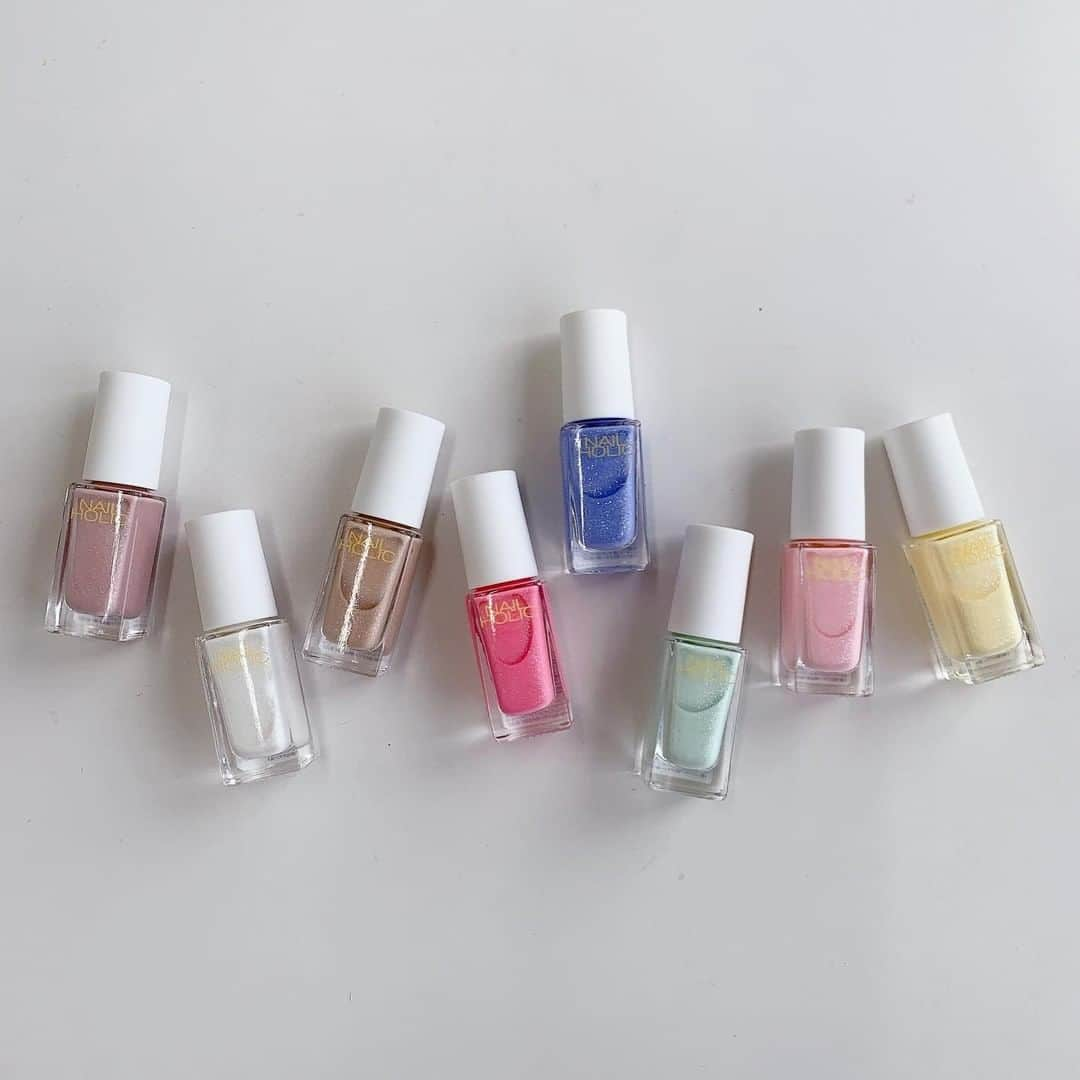 NAIL HOLICさんのインスタグラム写真 - (NAIL HOLICInstagram)「2月16日に発売した 限定色の「Cotton colorful candy」 全色カラーチャートを ご紹介してくださいました👏💗  @yk.3a 様 ありがとうございます💕💕  ↓投稿主様のコメント↓ ———————————  コットンキャンディをイメージしたマットな質感。 キラキラ輝くラメが指先を彩るポップなパステルカラー。  PK 834 YE 512 WT039 PK832 PK833 BL927 GR726 BE328  マットな質感を生かすために、 トップコートは使用していません𓂃𓃠  #nailholic_kose #ネイルホリック #リミテッドカラー #コットンキャンディ #ポップカラー #マットネイル #キャンディカラー #新色 #ネイル #セルフネイル #セルフネイル部 #ポリッシュ #プチプラネイル #手元くら部 #オフィスネイル #ママネイル #春夏ネイル #春夏ネイル2022 #春夏ネイルデザイン #パステルカラー #春ネイル #ワンカラーネイル #パステルカラーネイル #カラフルネイル #22年トレンドネイル #セルフネイル派」3月14日 18時00分 - nailholic_kose