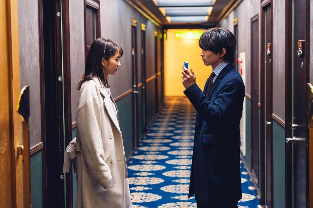 見上愛さんのインスタグラム写真 - (見上愛Instagram)「ついに、明日、ドラマイズム #liar 第5話です！ 4年ぶりに会って早々、2人で出張？！ どうなることやら… ぜひ、お楽しみに💋」3月14日 18時14分 - mikami_ai_