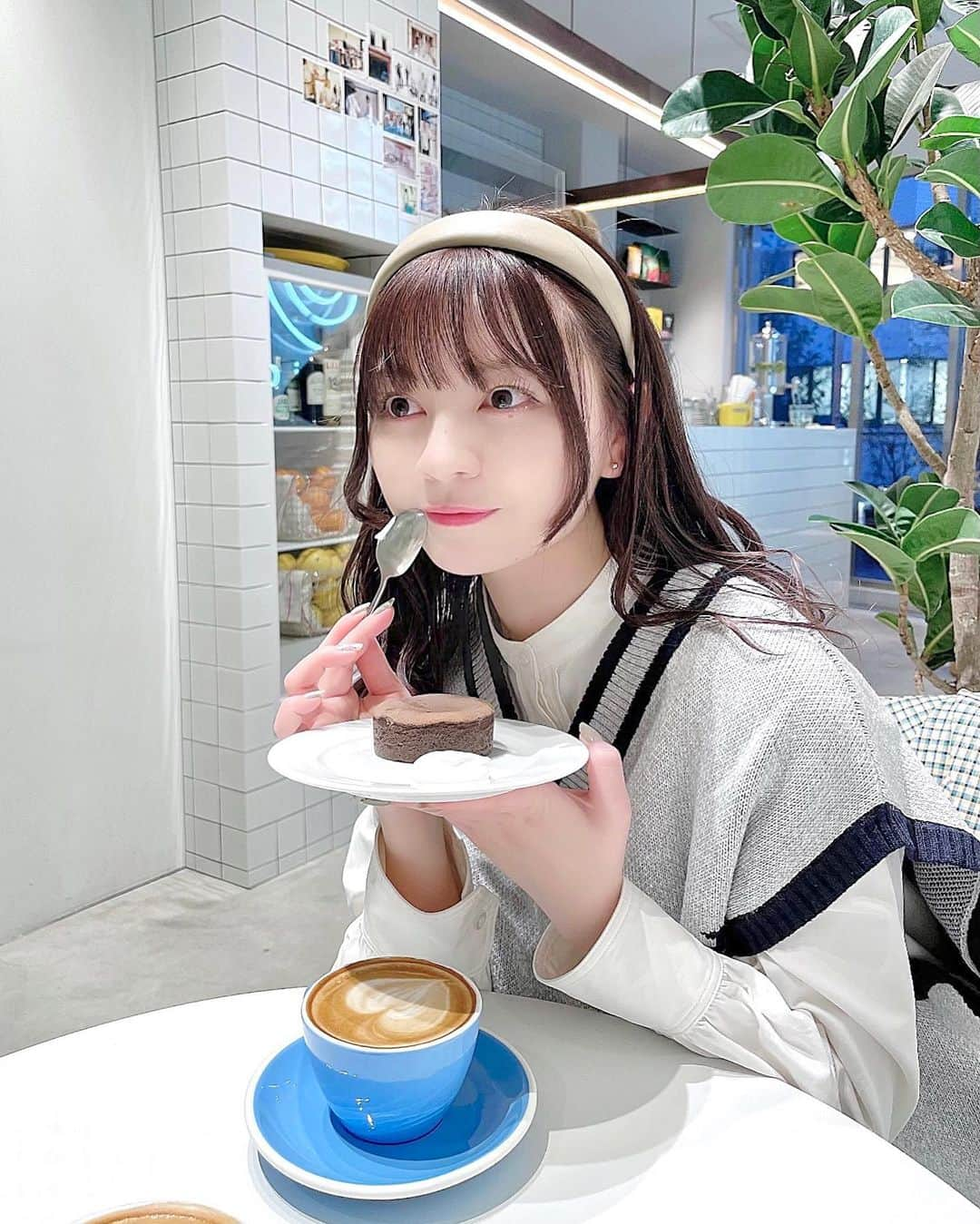 廣川奈々聖さんのインスタグラム写真 - (廣川奈々聖Instagram)「久しぶりにカフェ行った！🐈‍⬛🍓美味しかったん ⁡ ⁡ ⁡ #agnesbcafe #渋谷カフェ #ななせのcafe巡り」3月14日 20時14分 - nanaseven7_u_u