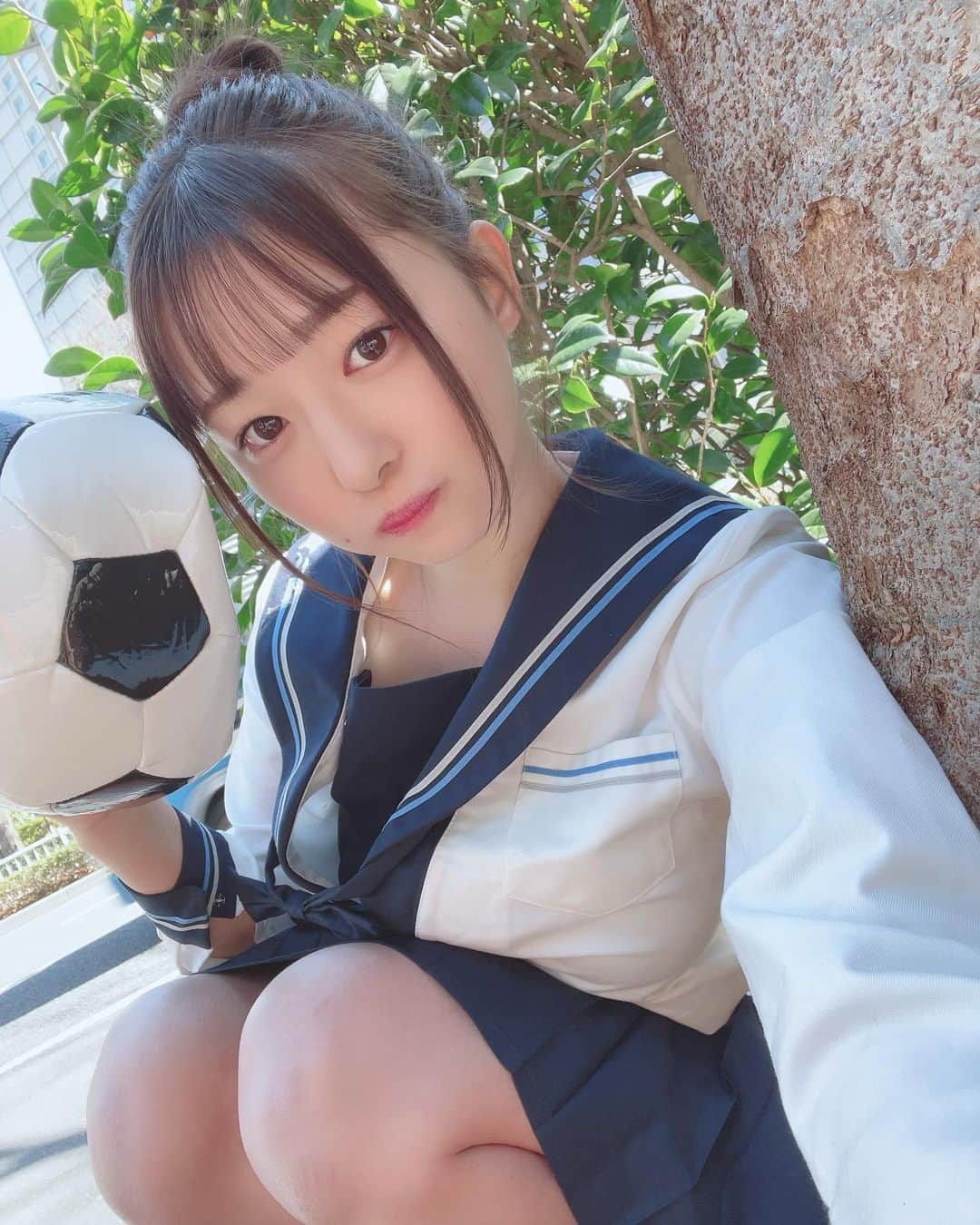 我妻ゆりかさんのインスタグラム写真 - (我妻ゆりかInstagram)「制服チェキ販売終了まで残りわずか！  23時59分に販売終了です！  GETできましたか…？🙈💓🏫  ストーリーハイライト、ストーリーから予約サイトに飛べるよ！チェック！  みんなの元へ我妻ちゃん届け！🐕  #制服 #JK #お団子アレンジ #グラビア #アイドル #女子高生」3月14日 22時15分 - wagatsuma_yurika