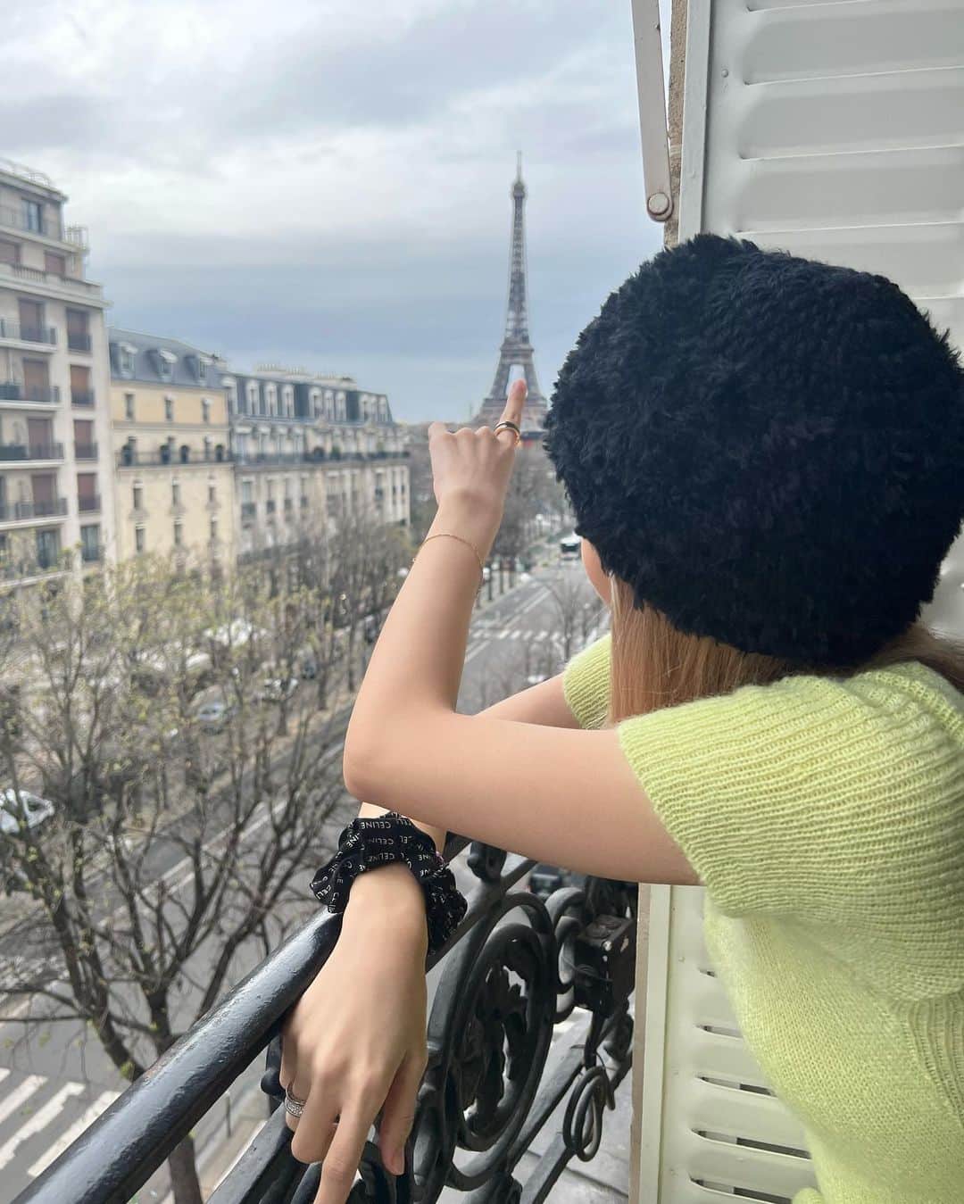 リサさんのインスタグラム写真 - (リサInstagram)「Une journée comme une parisienne ☕️」3月15日 1時19分 - lalalalisa_m