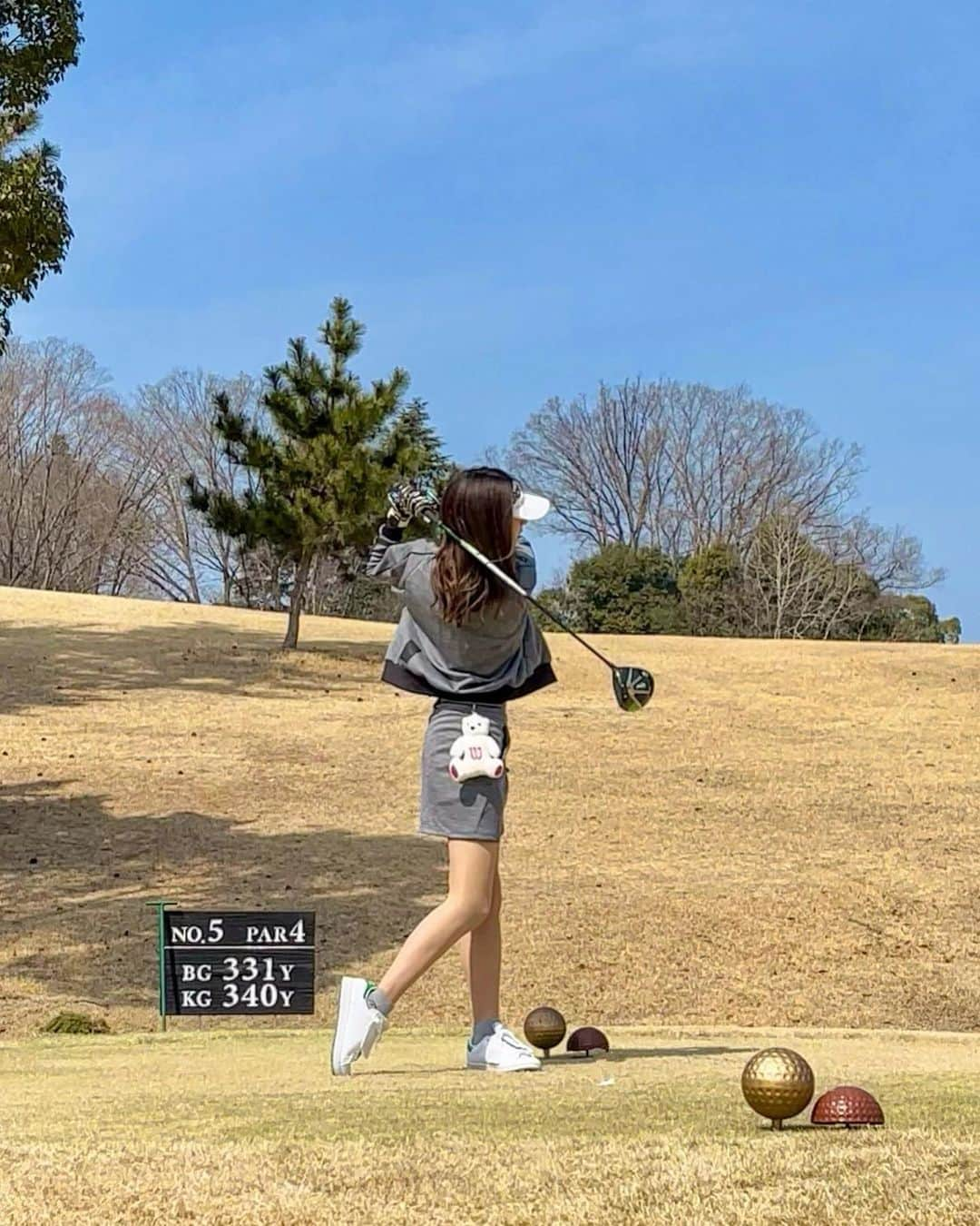 井上麻衣さんのインスタグラム写真 - (井上麻衣Instagram)「Golf day ⛳️  家族でゴルフの日✨ この日はベストスコア更新したので 嬉しい😳❣️ 早く上達したい😂  . . . . #golf#golfswing#golfgirl  #holiday#familyday #ゴルフ#ゴルフウェア#ゴルフ女子  #ゴルフ好きな人と繋がりたい  #ゴルフコーデ#ゴルフ初心者  #家族の日#休日#アウトドア」3月15日 10時04分 - mai_inoue