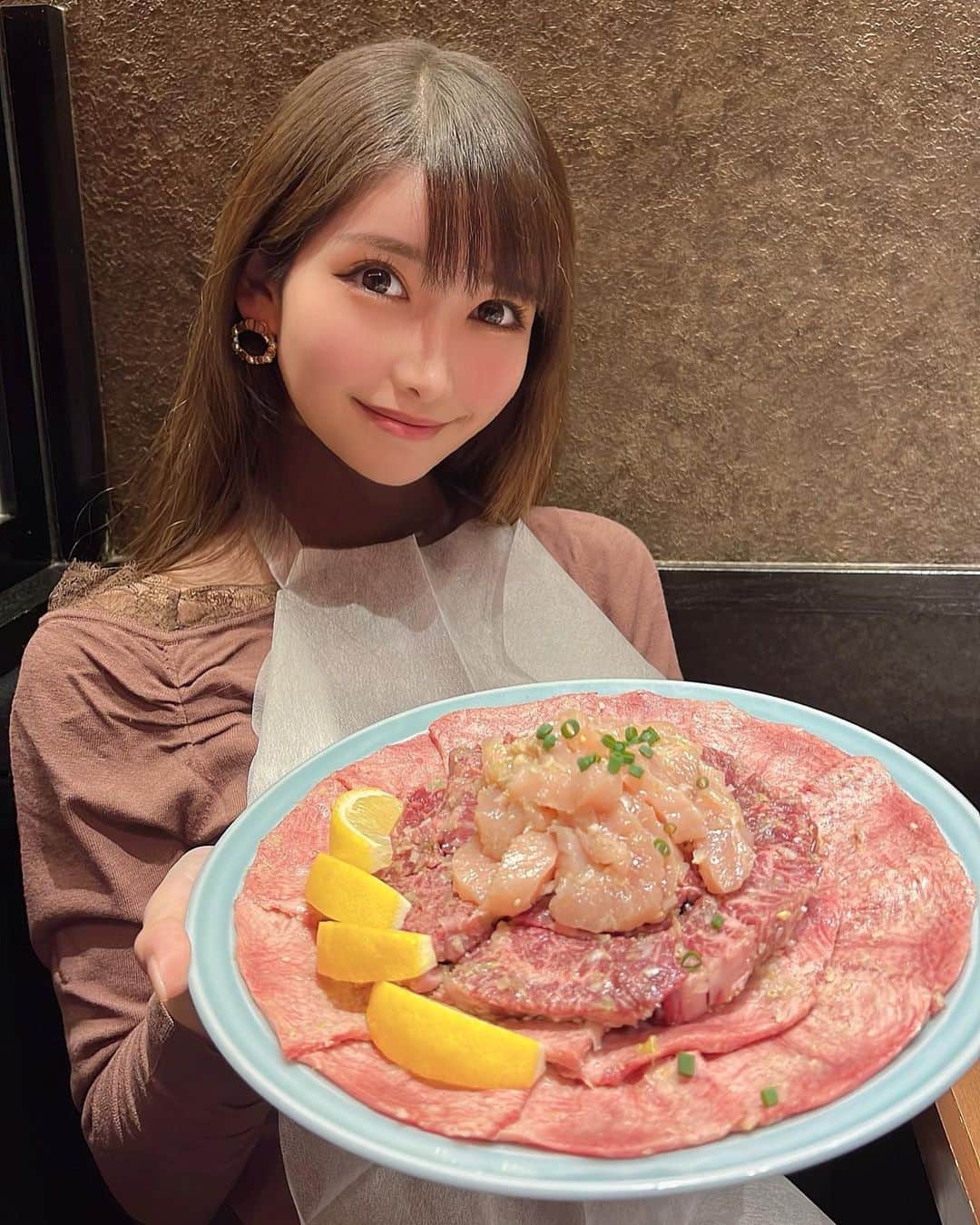 MAYUさんのインスタグラム写真 - (MAYUInstagram)「. 焼肉食べた日🥩😋 #静龍苑  . ここのタンは口福感がすごい🤤✨ お肉はもちろんなんだけど、たまごスープもだいすき💛💛 . . 肉か魚どっちかというと魚派なんだけど、みんなはどっち派？🥩🐟✨ . #焼肉#タン#ユッケ#肉#焼肉静龍苑#東京焼肉#yakiniku#bbq#japan#japanesefood#japanesegirl#seiryuen」3月15日 18時59分 - mayu.kina_golf