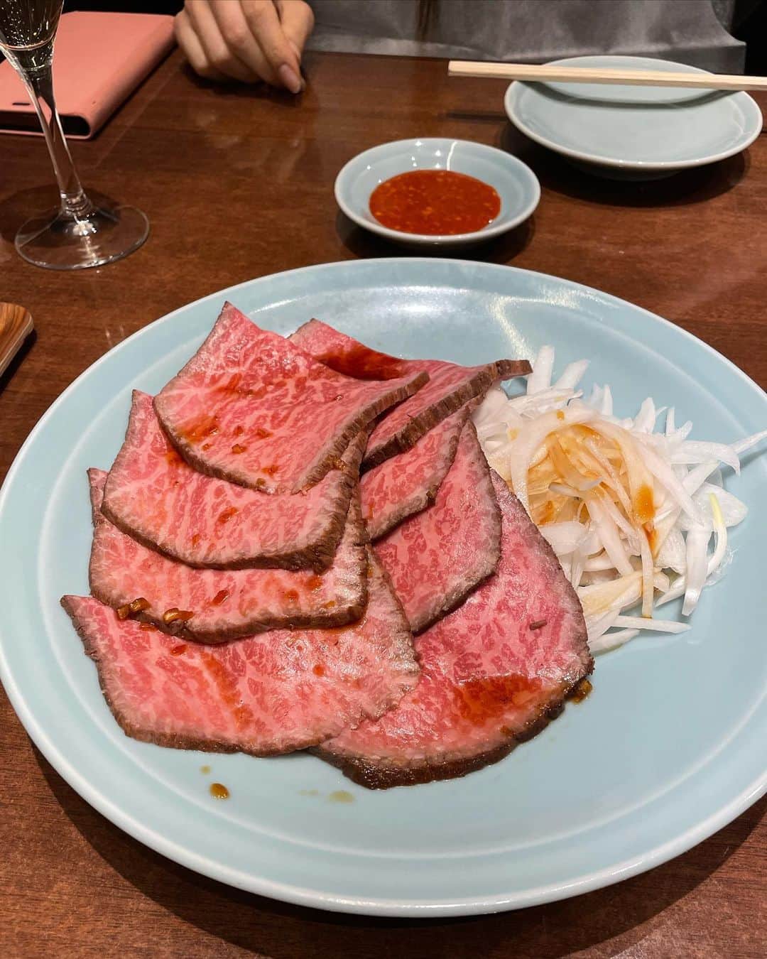 MAYUさんのインスタグラム写真 - (MAYUInstagram)「. 焼肉食べた日🥩😋 #静龍苑  . ここのタンは口福感がすごい🤤✨ お肉はもちろんなんだけど、たまごスープもだいすき💛💛 . . 肉か魚どっちかというと魚派なんだけど、みんなはどっち派？🥩🐟✨ . #焼肉#タン#ユッケ#肉#焼肉静龍苑#東京焼肉#yakiniku#bbq#japan#japanesefood#japanesegirl#seiryuen」3月15日 18時59分 - mayu.kina_golf