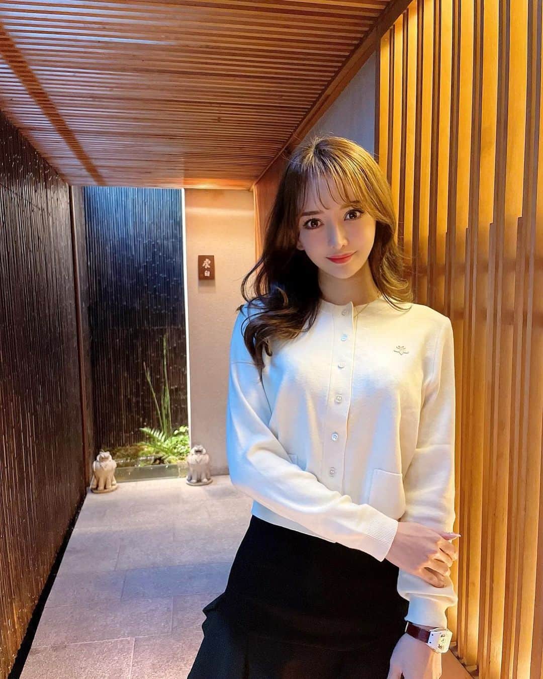 伊東亜梨沙さんのインスタグラム写真 - (伊東亜梨沙Instagram)「お久しぶりの虎白🤍 繊細な味で美味しかった☺️ .  @caprino_jp のカーディガン ようやく着れた🌸 可愛い...🐝 . . #虎白 #tokyogourmet #東京グルメ #予約困難店 #神楽坂グルメ #割烹」3月15日 20時14分 - arisa__917m