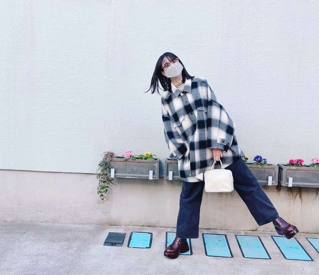 山本美月さんのインスタグラム写真 - (山本美月Instagram)「Ootd. お洋服。  tops. ROTOL Denim. Kimhekim Bag.  Aeta Shoes.  Loewe」3月15日 20時46分 - mizuki_yamamoto_official