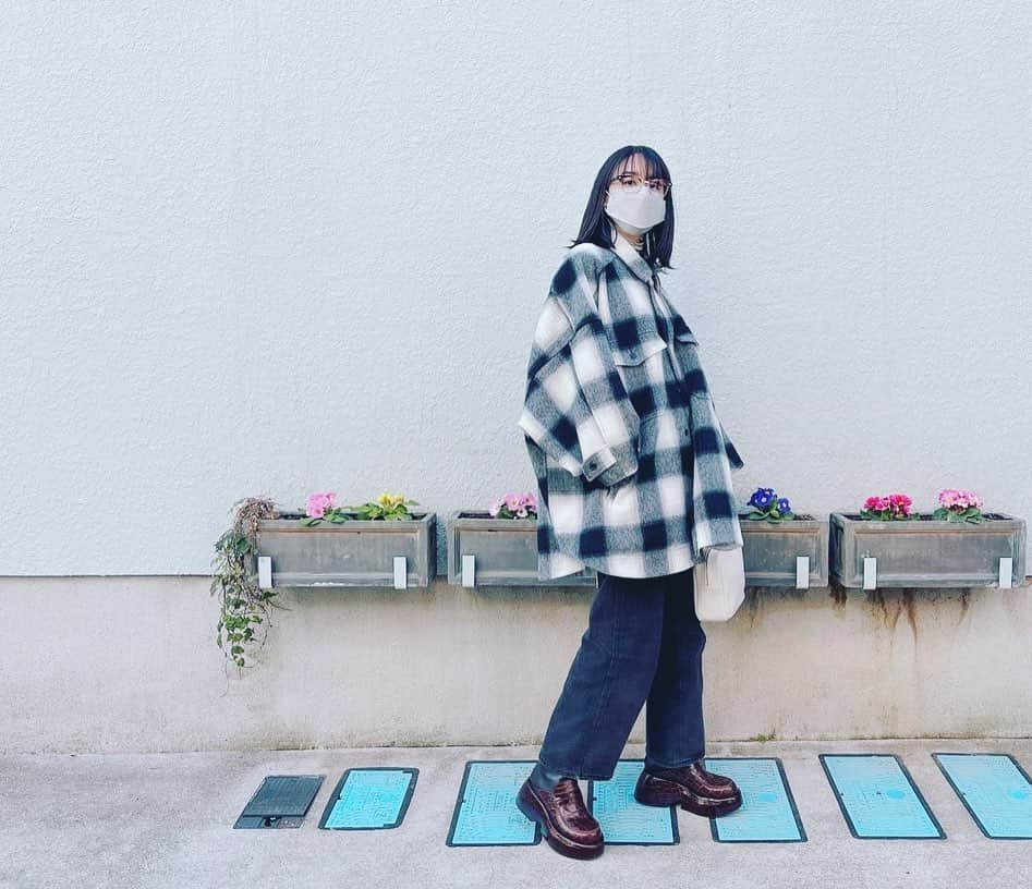 山本美月さんのインスタグラム写真 - (山本美月Instagram)「Ootd. お洋服。  tops. ROTOL Denim. Kimhekim Bag.  Aeta Shoes.  Loewe」3月15日 20時46分 - mizuki_yamamoto_official