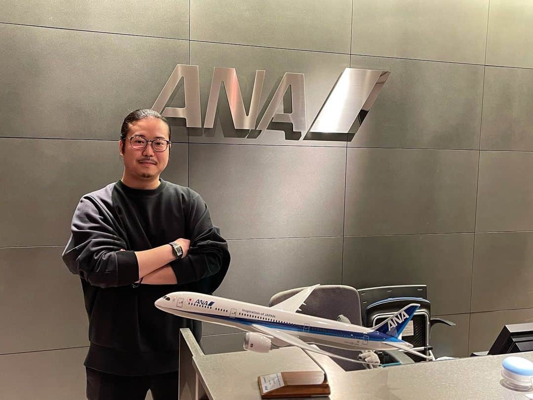 反田恭平さんのインスタグラム写真 - (反田恭平Instagram)「I met with…🧐  #ANA #御挨拶 #airplane」3月15日 21時59分 - kyoheisorita