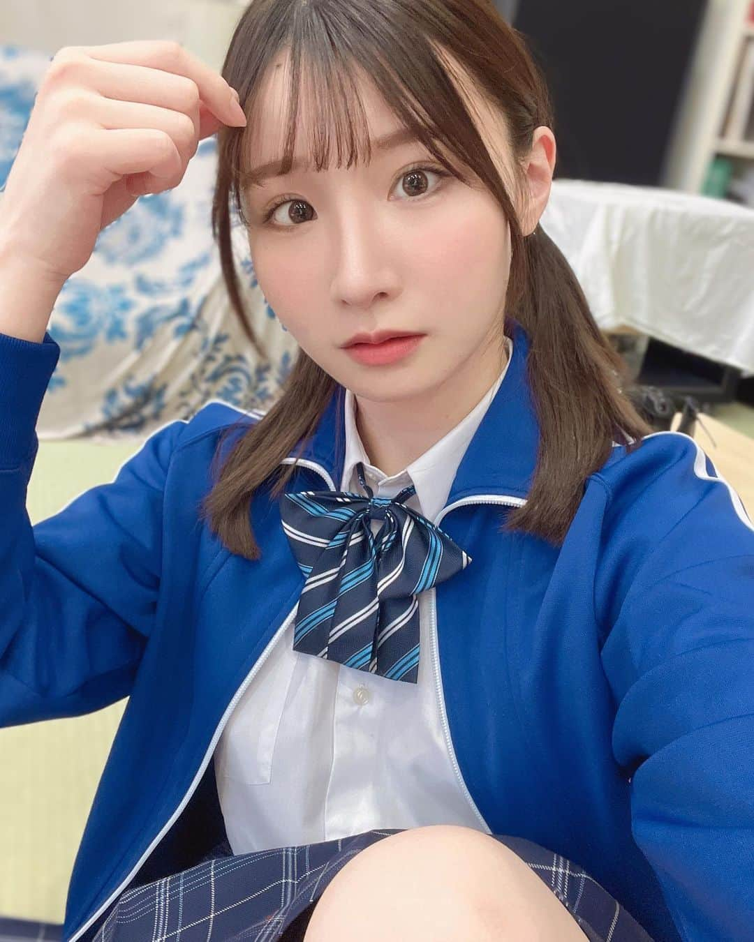 Niaさんのインスタグラム写真 - (NiaInstagram)「認真的？不認真的？ 看起來怎麼樣呢⚪︎  #伊東める #伊東愛瑠 #制服」3月16日 7時59分 - nianearyou