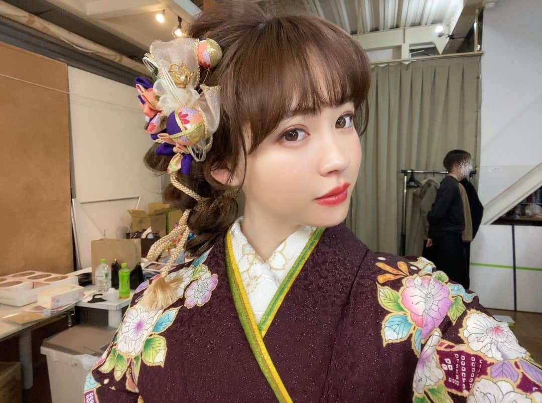 ナタリア聖奈さんのインスタグラム写真 - (ナタリア聖奈Instagram)「・ 振袖とワイ。」3月16日 16時10分 - _natamilk_