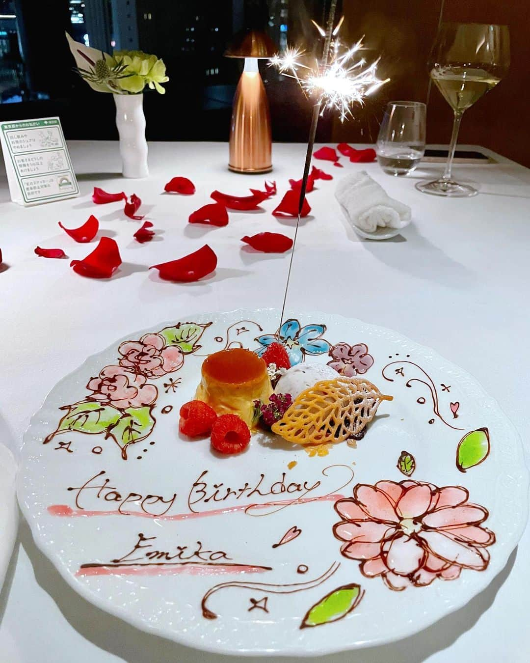 水越愛華さんのインスタグラム写真 - (水越愛華Instagram)「ちょっ おまっ まだ誕生日気分なんかい！！  って思う方ごめんなさい♡笑 (誕生日は2月です笑)  ストーリーに載せたら 「どこですか〜？」 って沢山聞かれたので🥰  @ginza_casita で 素敵なおもてなしを していただきました☺️❤️  はるさん ありがとうございました🥺❤️  マシンガントークすぎて 時間があっという間だった、、笑」3月16日 18時58分 - iamemika21