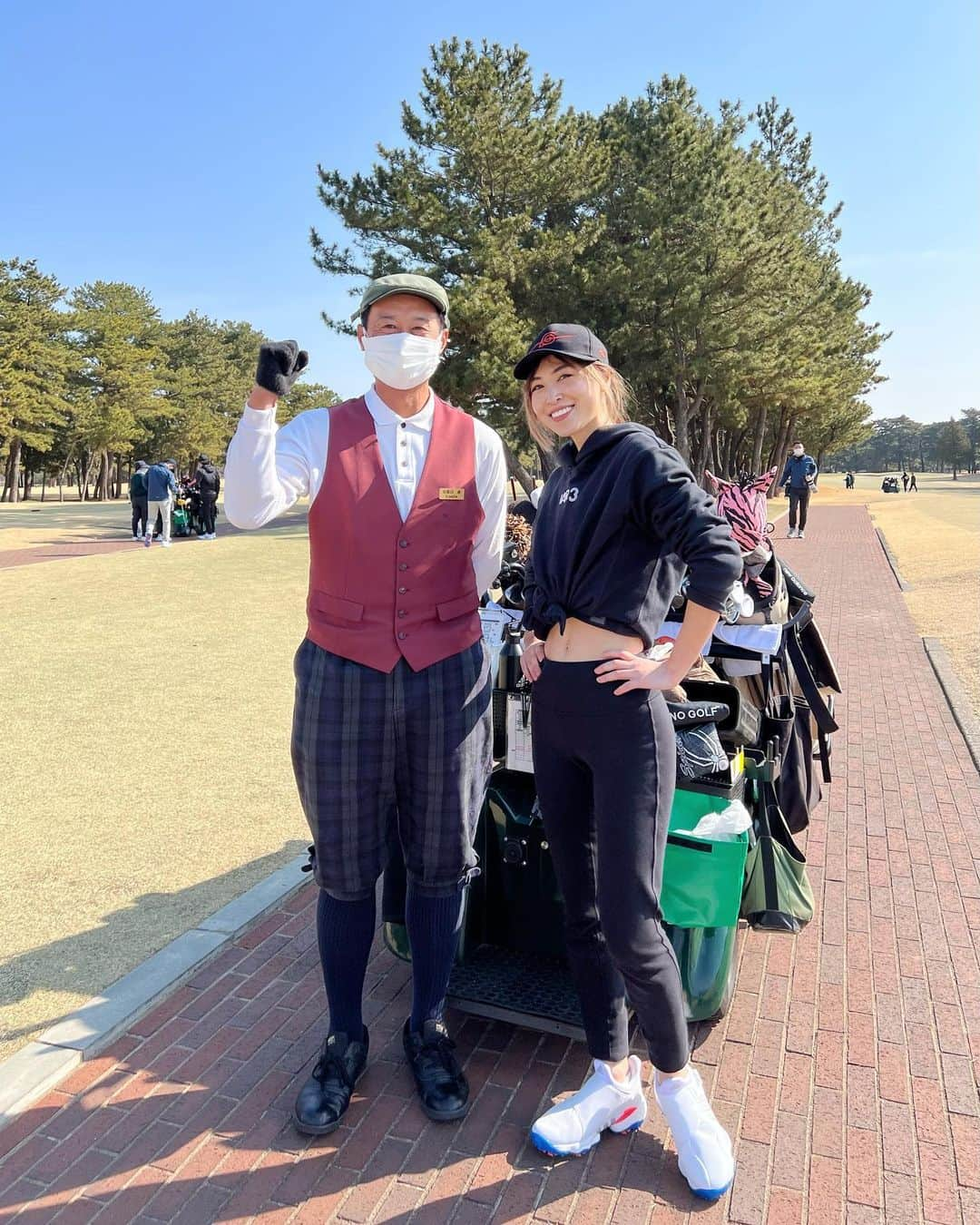 月本えりさんのインスタグラム写真 - (月本えりInstagram)「#tour360 #ツアー360 体験イベント⛳️  @teetimechat でも紹介しましたが、イソギンチャクソールにはゴルファーをサポートする機能がたくさん搭載されてます✊  18ホール歩きましたが、足の疲れほとんど感じませんでした✌️  イベントのコンテンツも盛りだくさんで、とても楽しい1日でした✨  これからゴルフシューズを買う方、とてもオススメです👟 良かったらお店で試着してみて下さい☺️  #adidasgolf #adidas #アディダスゴルフ #golf #ゴルフ #golferslife #golfshoes #newshoes #ゴルフシューズ #golffashion #sportyoutfit #loveyouall」3月16日 20時45分 - eritsukimoto