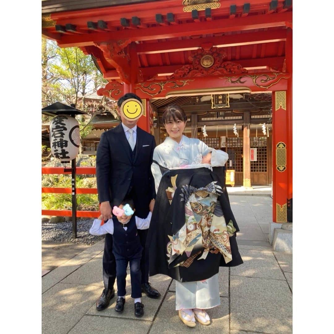 森麻季さんのインスタグラム写真 - (森麻季Instagram)「⛩  12日土曜日にお宮参りをしました  長男の時は洋服だったので今回はどうしても着物を着たいと思っていました 亡き祖母が母に仕立てた着物、一度も袖を通しておらず、でしたが今回私が着せてもらうことに とっても感慨深かったです  そして祈祷中は大泣きだったベビー ありきたりですが、明るく元気に育ってほしい！親はそんなシンプルなことを願うのかもしれません  #お宮参り #お宮参りコーデ  #着物 #生後1ヶ月 #3歳 #2人育児 #子育て #育児 #赤ちゃんのいる生活」3月16日 21時17分 - maki.mori_m