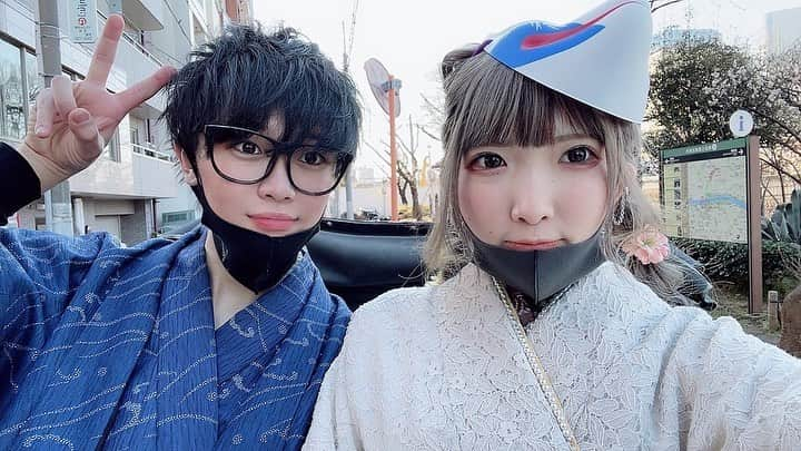 イニ（じん）さんのインスタグラム写真 - (イニ（じん）Instagram)「青ラブで手錠デートしましたぁぁ 青ラブウィーク3日目も楽しんでね🕺」3月16日 21時27分 - jinjin10272