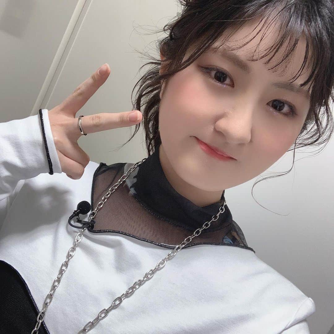 小林星蘭さんのインスタグラム写真 - (小林星蘭Instagram)「今夜くらべてみました 見て頂けましたか？？ Y2Kファッション楽しかったです！ お気に入りの写真があるのでまた載せますね🤭💗💙 なんと今くらさんは今回が最終回ということで すごくすごく寂しかったです… 1年前に自分を変えるきっかけを頂いて、 今日はのんちゃんと新しいスタイルに挑戦できて！ 本当に感謝してもしきれないです、 ありがとうございました💗 のんちゃんとも久しぶりに会えて嬉しかったので これを機に一緒に遊びに行きたいな…（のんちゃん見てるかな 笑） . そしてI-LANDの時から応援させて頂いていたENHYPENさんともお話することが出来て 物凄い思い出になりました。そしてこんな私がお話なんてしてしまってENGENEの方に申し訳ない気持ちもいっぱいでした…すみませんでした！！ K-POPすごく好きなので、今度インスタライブ等で 皆様に色々なこと教えて頂けたら嬉しいです🙏🏻仲良くしてください！！  #今夜くらべてみました  #今くら   #y2k  #y2kfashion   #谷花音 ちゃん  #小林星蘭」3月16日 22時25分 - k_seiran_ta
