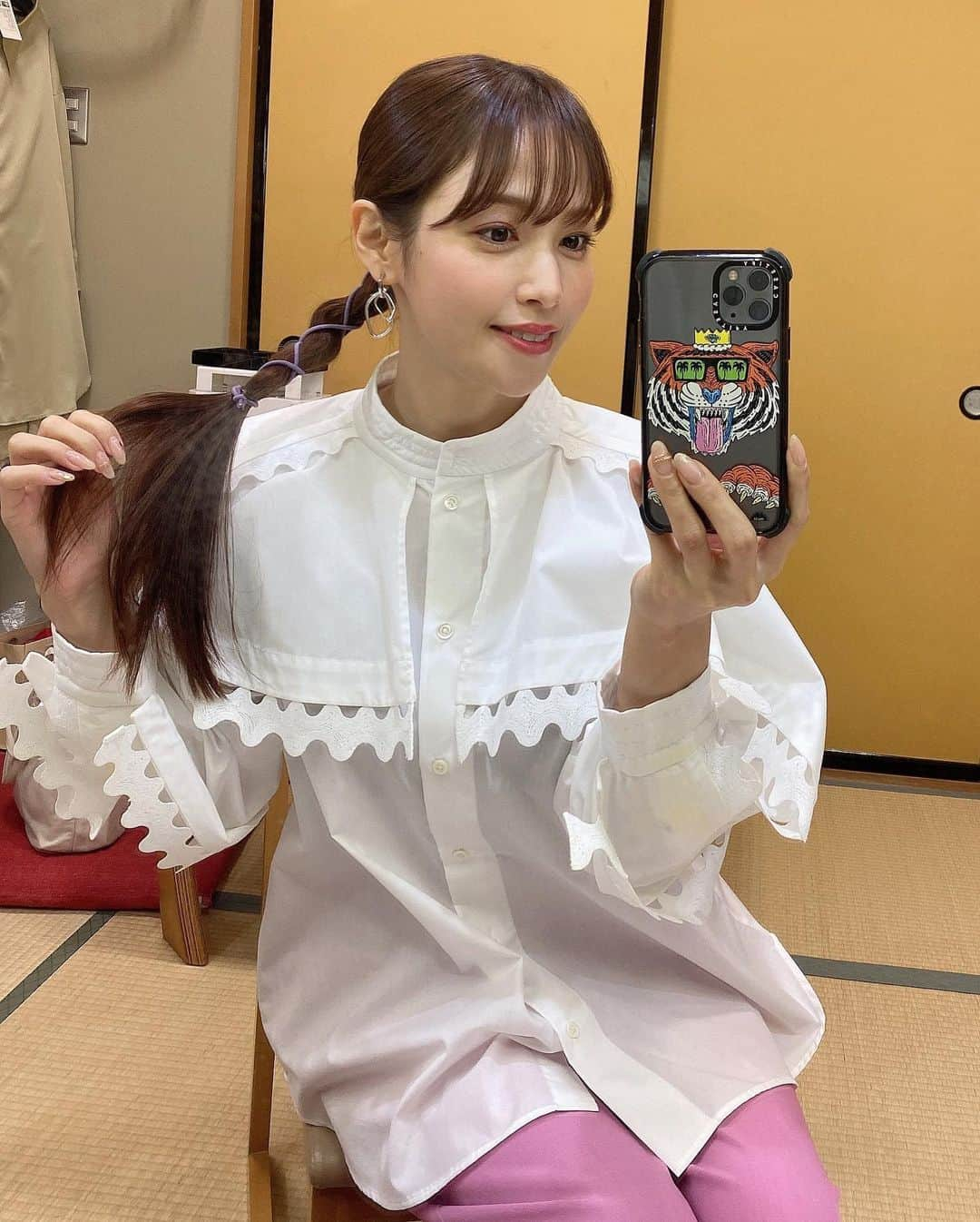 鷲見玲奈さんのインスタグラム写真 - (鷲見玲奈Instagram)「. 明日放送のモニタリングに出演します🌷  明日は年に一度のモニタリング大賞！！！！  この1年で特に反響の大きかったVTRをぎゅぎゅっとまとめています✨  これは間違いなく保存版！！  私も録画予約した上で、お酒を飲みながらリアタイしたいと思います☺️  写真は、髪型を可愛くして頂きましたの📸  #モニタリング #モニタリング大賞」3月16日 22時32分 - sumi__reina