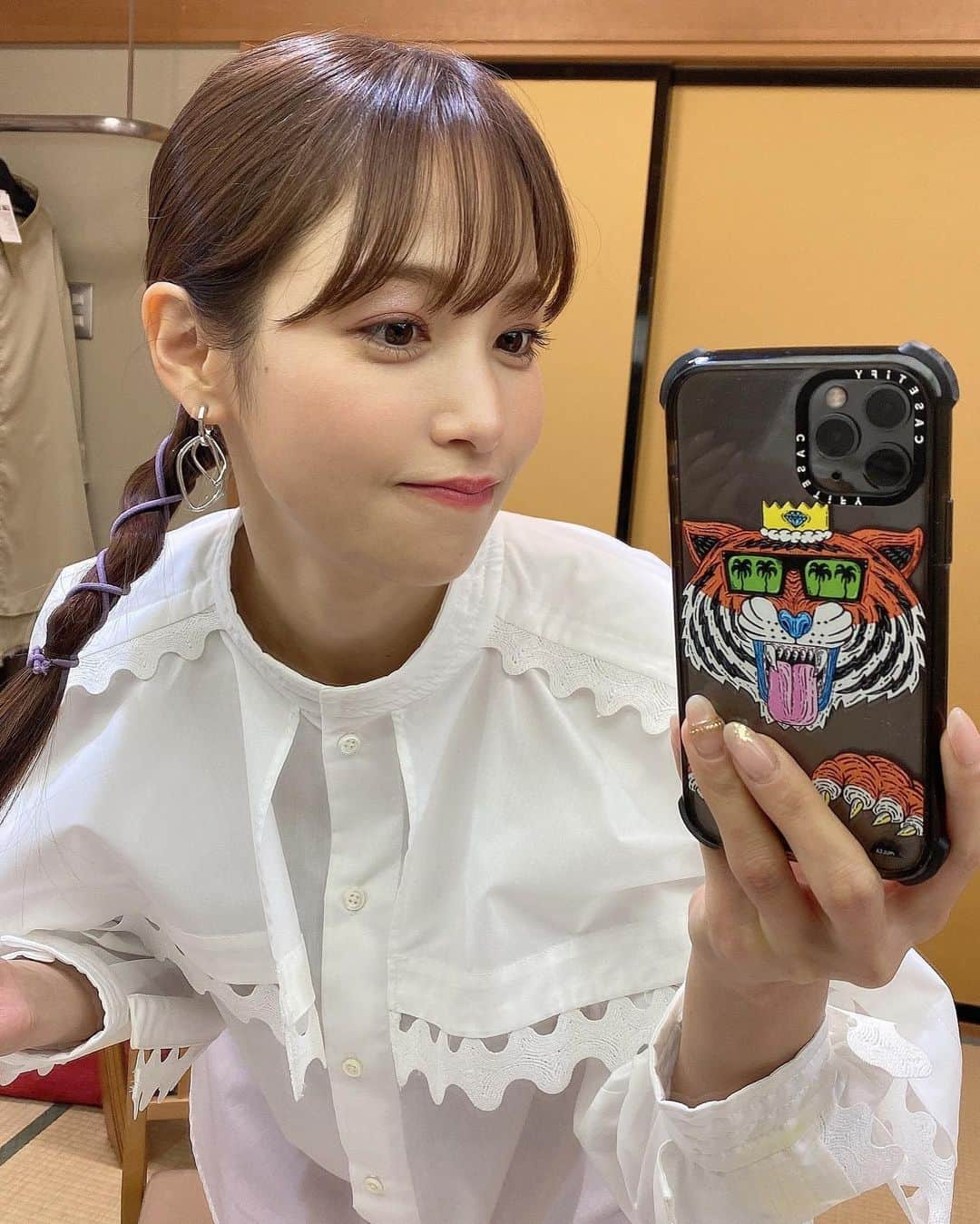 鷲見玲奈さんのインスタグラム写真 - (鷲見玲奈Instagram)「. 明日放送のモニタリングに出演します🌷  明日は年に一度のモニタリング大賞！！！！  この1年で特に反響の大きかったVTRをぎゅぎゅっとまとめています✨  これは間違いなく保存版！！  私も録画予約した上で、お酒を飲みながらリアタイしたいと思います☺️  写真は、髪型を可愛くして頂きましたの📸  #モニタリング #モニタリング大賞」3月16日 22時32分 - sumi__reina