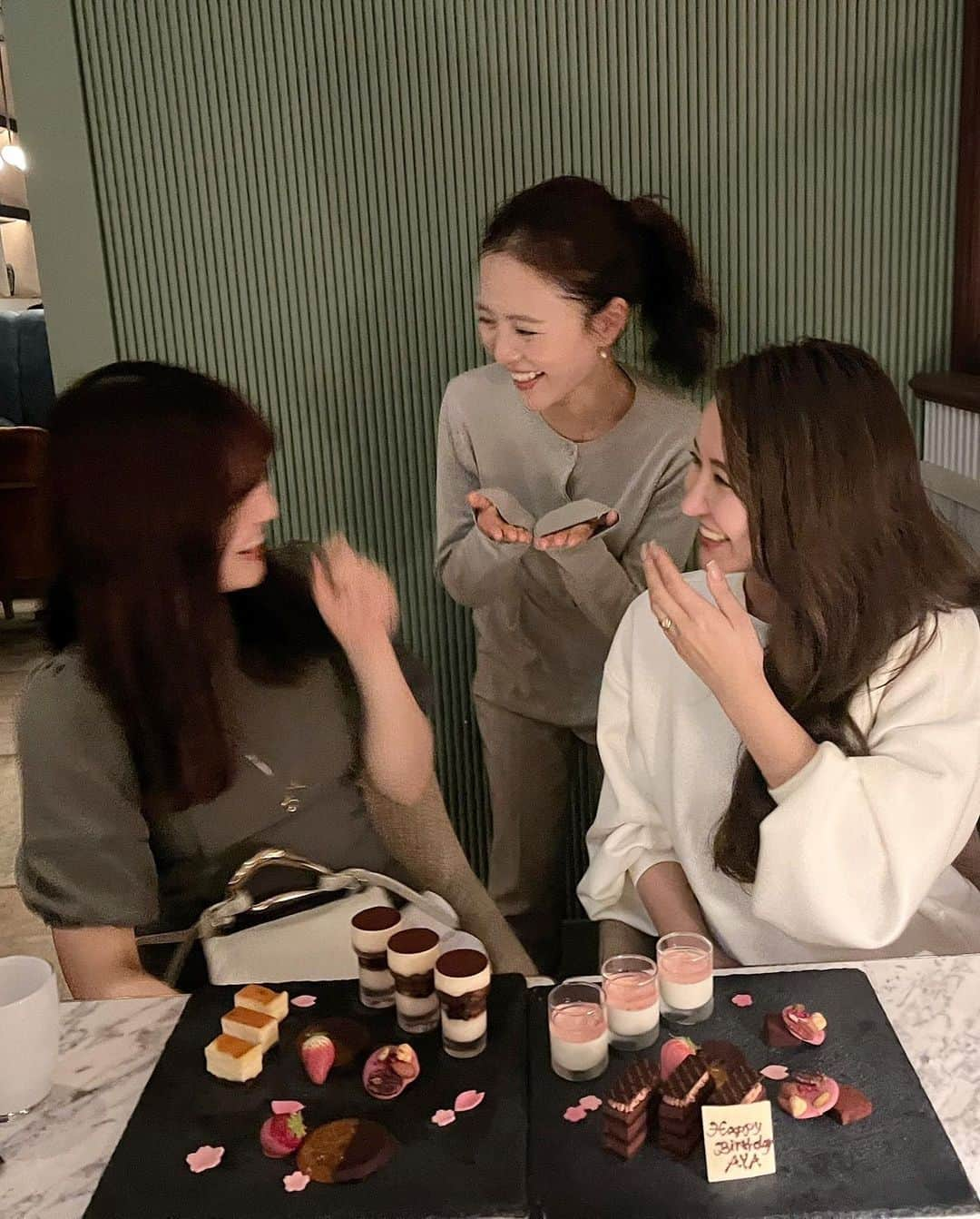 NittaSachikaさんのインスタグラム写真 - (NittaSachikaInstagram)「たくさん話してたくさん食べてたくさん笑った🥰🥰  3人で会うのは初めてやったんに居心地良すぎて時間経つのがあっという間…。  どこを切っても愛に溢れるあやさん、あらためてお誕生日おめでとうございます🥰🥰」3月16日 22時35分 - chacch1