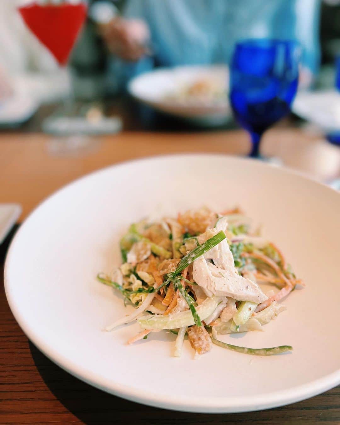 Risako Yamamotoさんのインスタグラム写真 - (Risako YamamotoInstagram)「久しぶりにオリエンタルでlunch🍽 @pds_cuisine   大好きなchinese chicken salad、バスクチーズケーキはやっぱり絶品💘  ショートパンツの季節が到来して、本当に嬉しい(◜◡◝ ) 冬もショートパンツですが笑  #ootd #fashion #coordinate #outfit #rosymonster #chanel #auralee」3月16日 23時04分 - risako_yamamoto