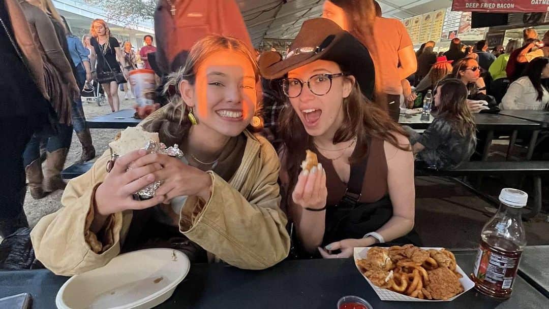 Laneya Graceさんのインスタグラム写真 - (Laneya GraceInstagram)「i thought i was going to Rodeo Dr. and i ended up at the rodeo instead (and peep the new leather jacket from @svc_______ )」3月16日 23時54分 - official_laneya_grace