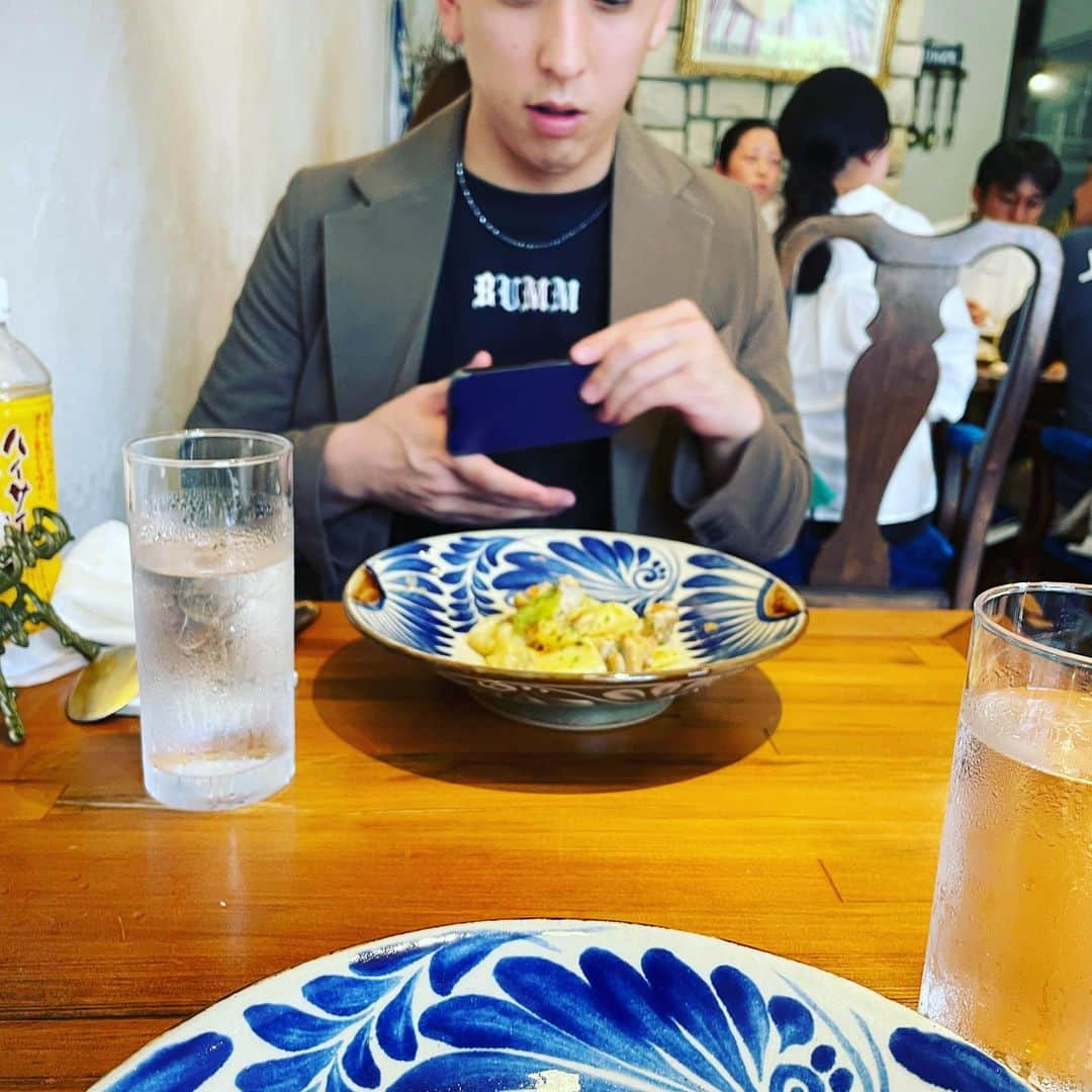 楽しんごさんのインスタグラム写真 - (楽しんごInstagram)「沖縄で初イタリアン🥰  ランチめちゃくちゃ美味い ここは、銀座ですか？w」3月17日 14時04分 - tanoshingo.official