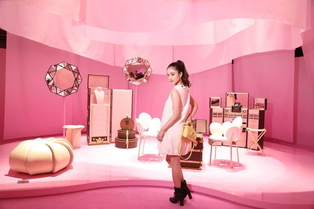 谷まりあさんのインスタグラム写真 - (谷まりあInstagram)「#LVKobe #Louis Vuitton  可愛いピンクの世界観に🤤💕💕」3月17日 21時51分 - mariaaaa728