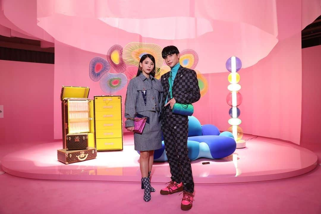 ミチさんのインスタグラム写真 - (ミチInstagram)「3/19にリニューアルオープンされる @louisvuitton 神戸にお邪魔しました🚢💙 私もよしあきもダミエでお揃い☺︎☺︎☺︎  #lvkobe #louisvuitton」3月17日 22時43分 - mi0306chi