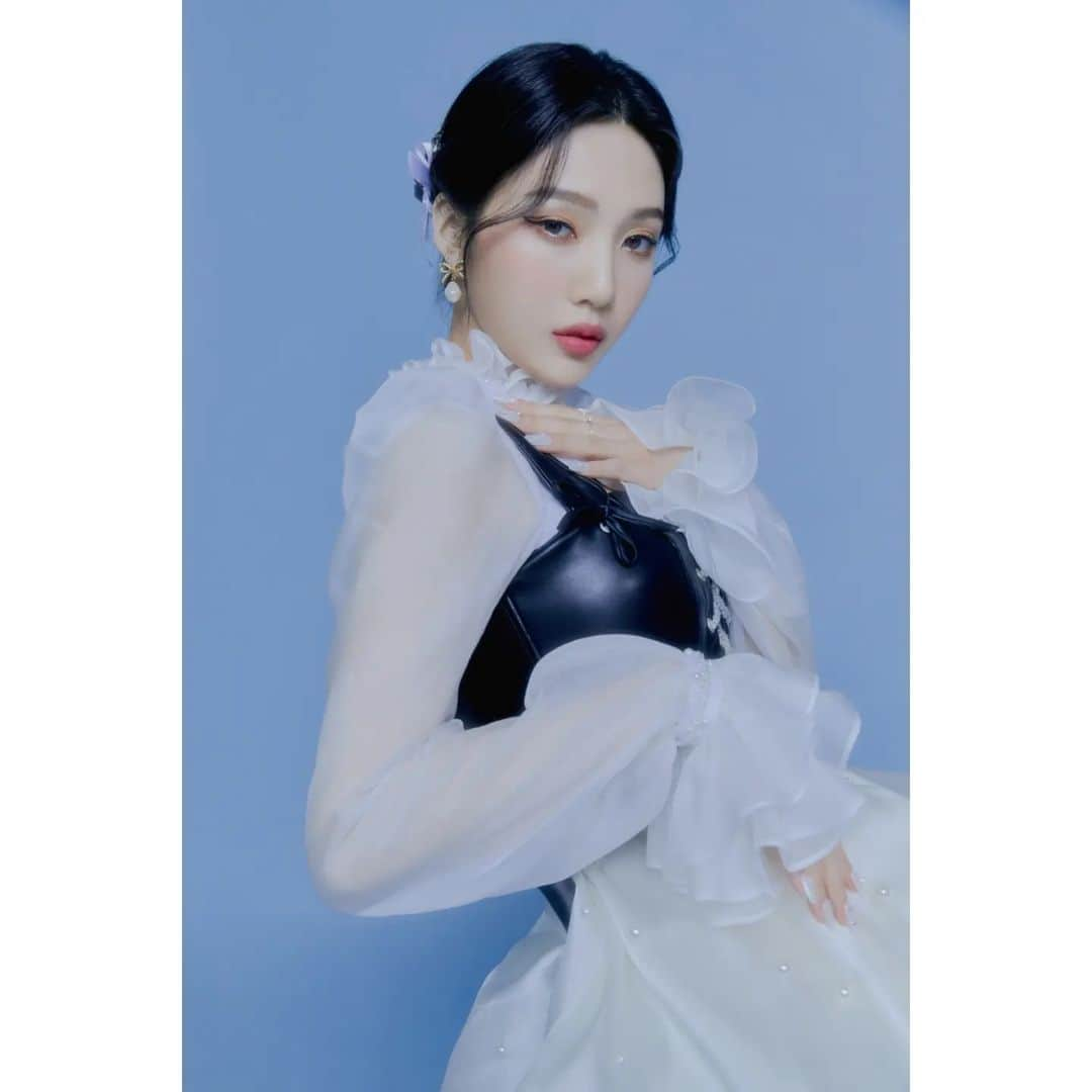 Red Velvetさんのインスタグラム写真 - (Red VelvetInstagram)「Red Velvet 레드벨벳 'Feel My Rhythm' MV Teaser Images  레드벨벳 Red Velvet [The ReVe Festival 2022 - Feel My Rhythm]  🎧 2022.3.21. 6PM KST  #The_ReVe_Festival_2022 #Feel_My_Rhythm #필마이리듬 #레드벨벳 #RedVelvet @hi_sseulgi  @_imyour_joy」3月18日 0時01分 - redvelvet.smtown