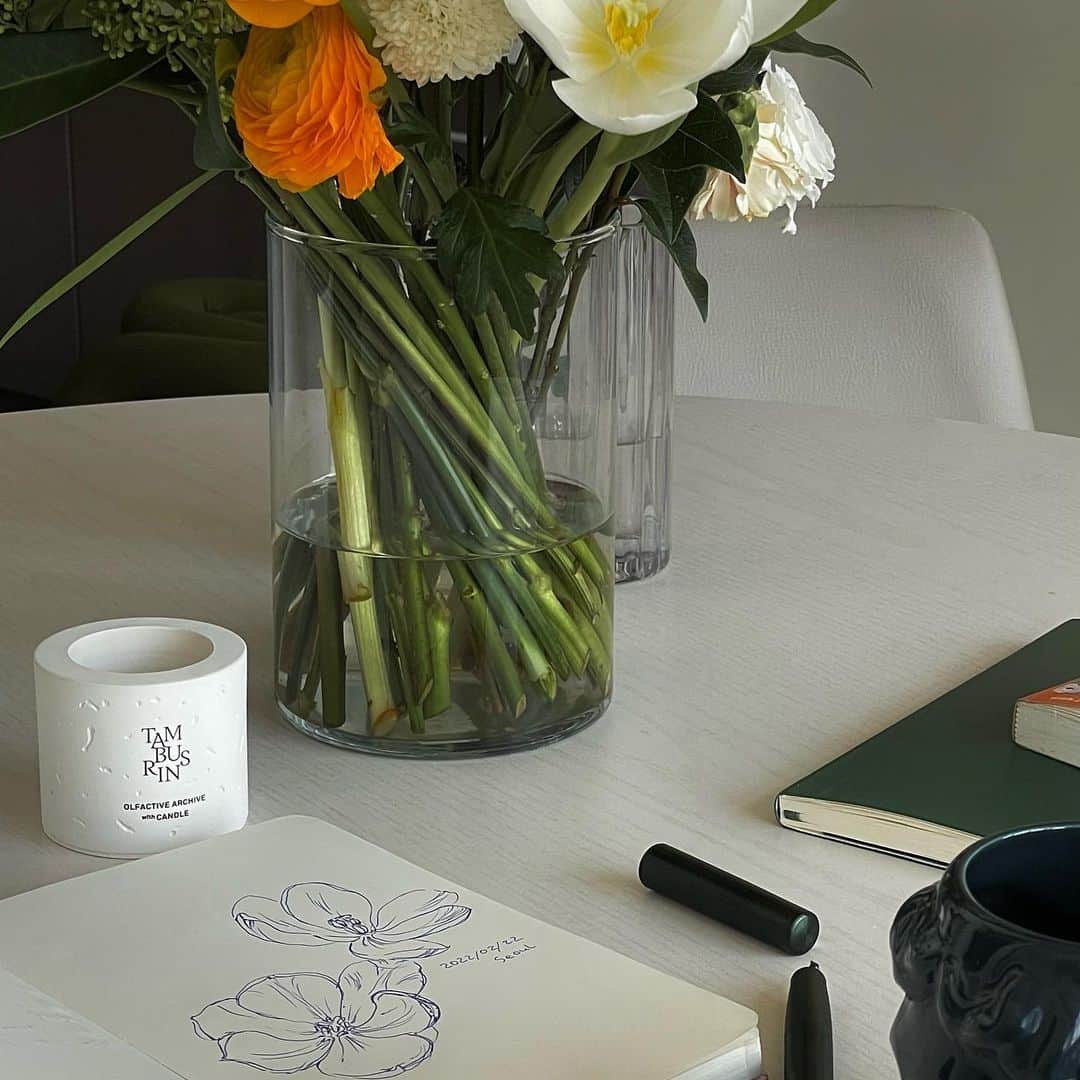 アンジェリーナ・ダニロヴァさんのインスタグラム写真 - (アンジェリーナ・ダニロヴァInstagram)「white petal series.💧」3月18日 1時29分 - angelinadanilova