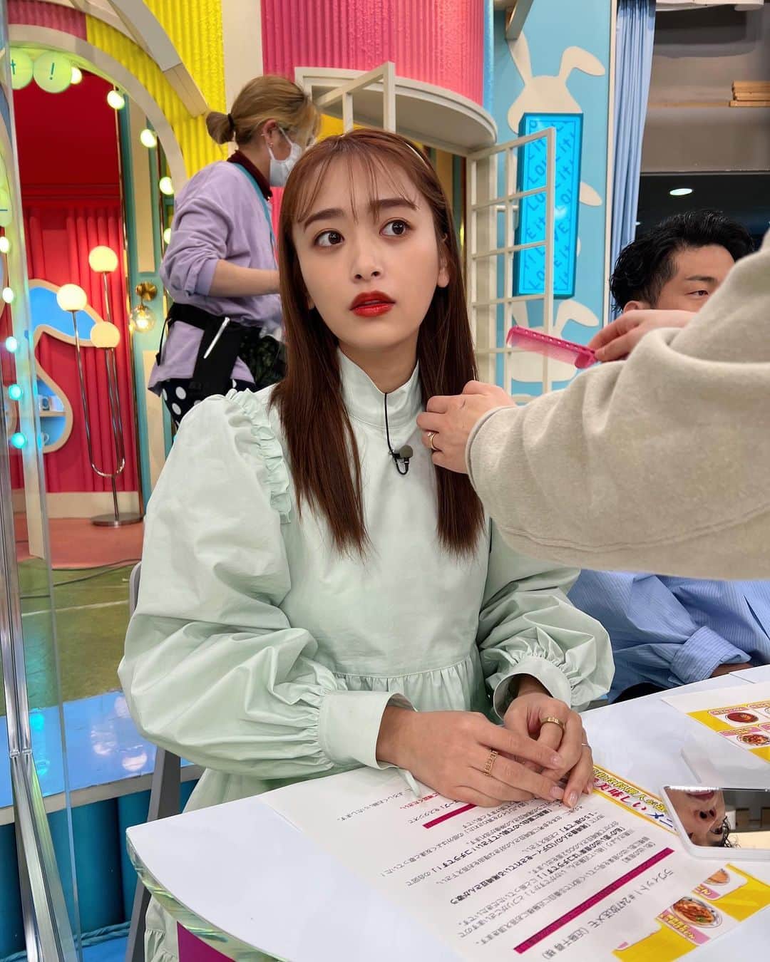 近藤千尋さんのインスタグラム写真 - (近藤千尋Instagram)「ラヴィット生放送 ありがとうございました😍💕  久々夫婦ショット📸 朝からひーぼぉくんのカラオケ聞いたり くっきーさんの弾き語り聞いたり たけるんのバンド時代見れたり みんなでゲームしたり。笑 今週も、面白かったなぁ😍 #尾崎豆　さん懐かしかったでしょぉ🧏🏻‍♀️  来週も、ミテネ🐰✨✨✨  ウェア @jandmdavidson  ヘッドアクセ  @alexandredeparis_japan  アクセサリー @e.m.portrait  シューズ @solsanashoes」3月18日 15時22分 - chipichan.1215