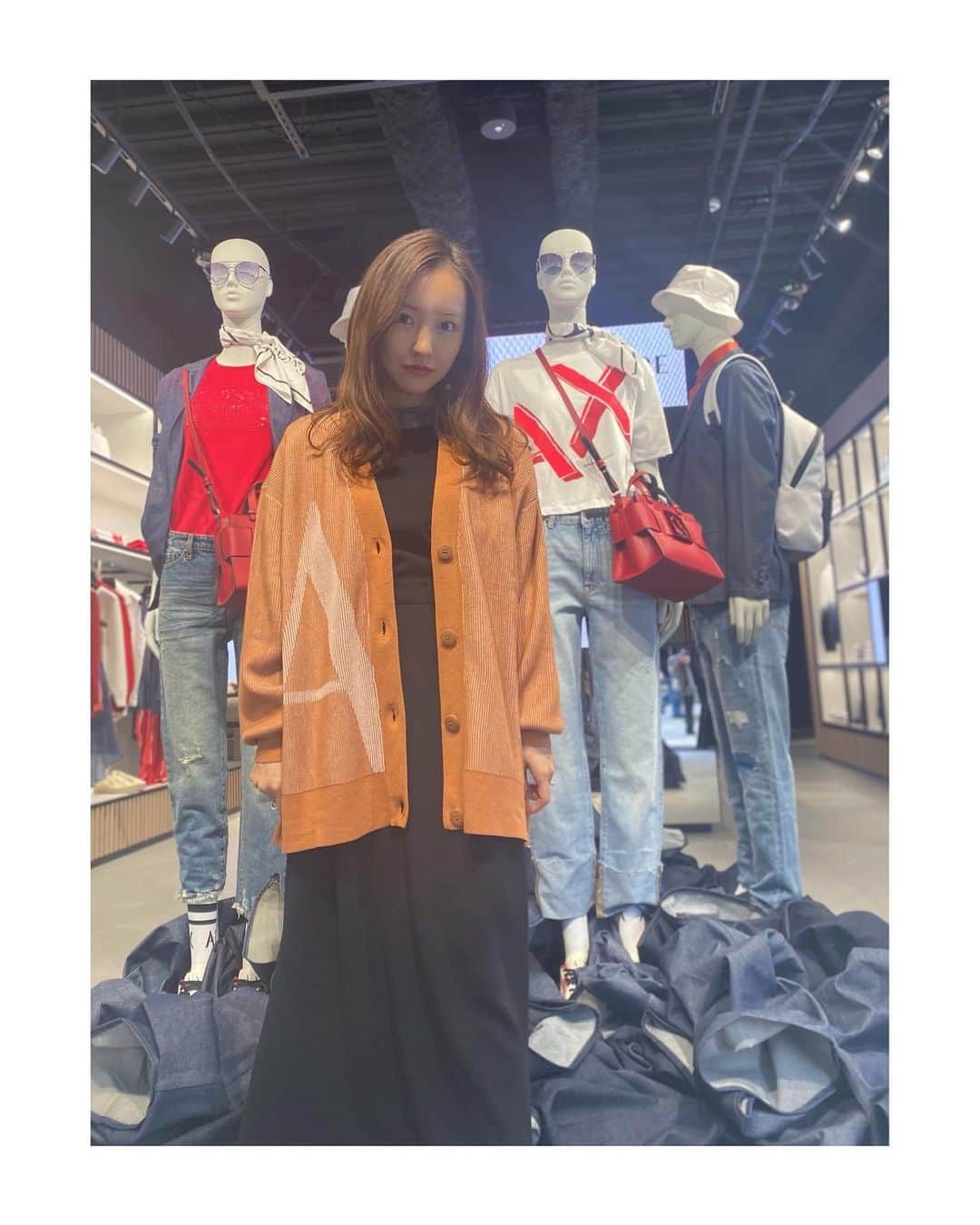 板野友美さんのインスタグラム写真 - (板野友美Instagram)「A|X ARMANI EXCHANGE👢🕶  photo by @keiji.eto   @armaniexchange  #AXchange  #AXchanger  #axcatstreet」3月18日 19時43分 - tomo.i_0703