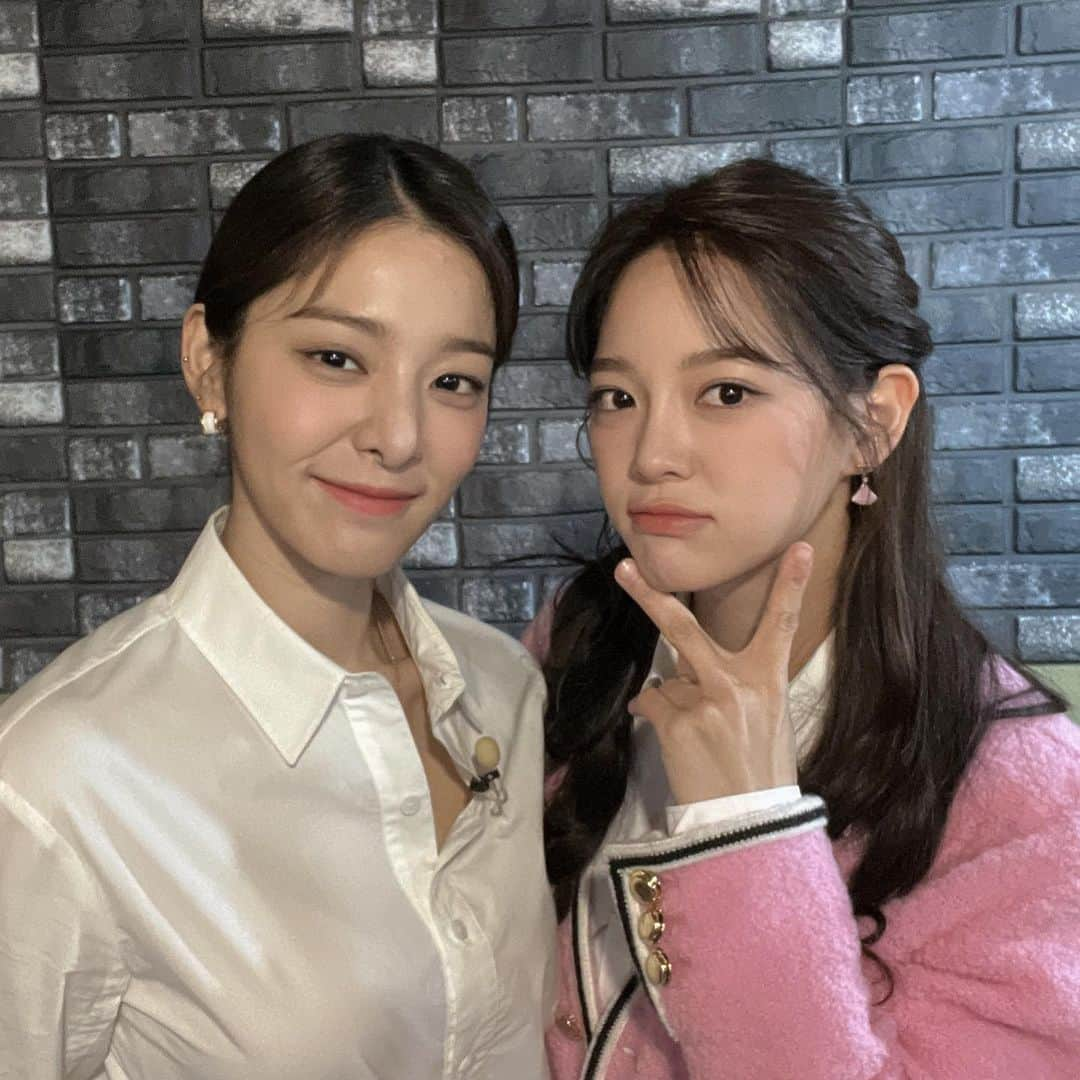 ソル・イナさんのインスタグラム写真 - (ソル・イナInstagram)「라 면 즈😉😘  진영서는 신하리를 사랑해~🥰  @netflixkr #넷플릭스#대나무숲#사내맞선#비하인드」3月18日 21時04分 - _seorina