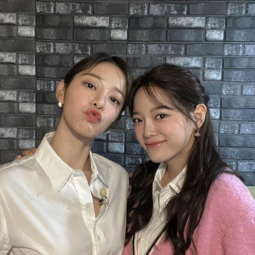 ソル・イナさんのインスタグラム写真 - (ソル・イナInstagram)「라 면 즈😉😘  진영서는 신하리를 사랑해~🥰  @netflixkr #넷플릭스#대나무숲#사내맞선#비하인드」3月18日 21時04分 - _seorina