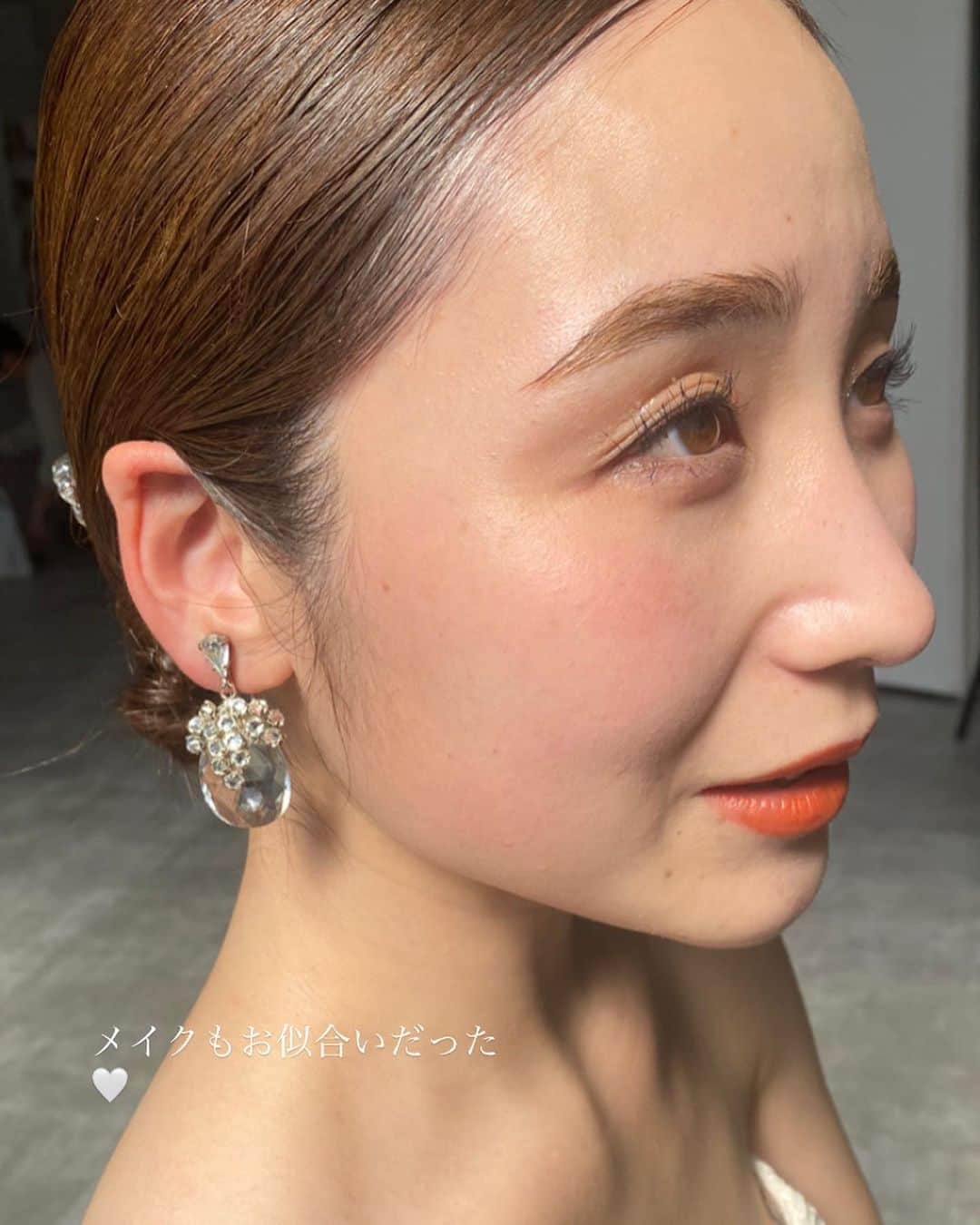 土田瑠美さんのインスタグラム写真 - (土田瑠美Instagram)「先日のYouA ×Rumi フォトウエディング🤍  お2人の沢山の想いが詰まった 温かく優しい時間に 同じ時を過ごす事ができ 本当に本当に幸せでした！  お2人の楽しそうな笑顔、 ご両親の幸せそうに微笑まれる姿、 感動で涙ぐまれる姿、 どの瞬間も美しく素晴らしい瞬間で この素晴らしい時が写真として残せる事、 本当に素敵な事だなぁと毎回感じます。  美容師で本当に良かったなぁと毎回感じる瞬間です☺️  この様な素晴らしい１日のヘアメイクを担当させて頂き、本当にありがとうございました🙇‍♀️💕」3月18日 21時25分 - ru0711