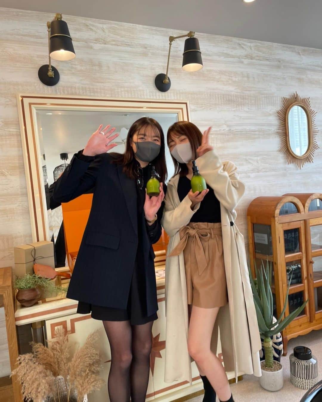 結子さんのインスタグラム写真 - (結子Instagram)「最初の二日間、沢山の方にBONDY初POPUPに来てもらって、手にとってもらい、ご購入もしていただきとても嬉しいです💕 明日私が立つ日は最終日で， 15〜17：30頃までおります🕊🌿 ありがとうございます💕 来られる際はぜひご一報下さい！ Thanks for coming to Bondy first pop up store🌸 . @socialhousebine  #bondy#親子スキンケア#出産祝い」3月18日 21時34分 - yuiko_yyy