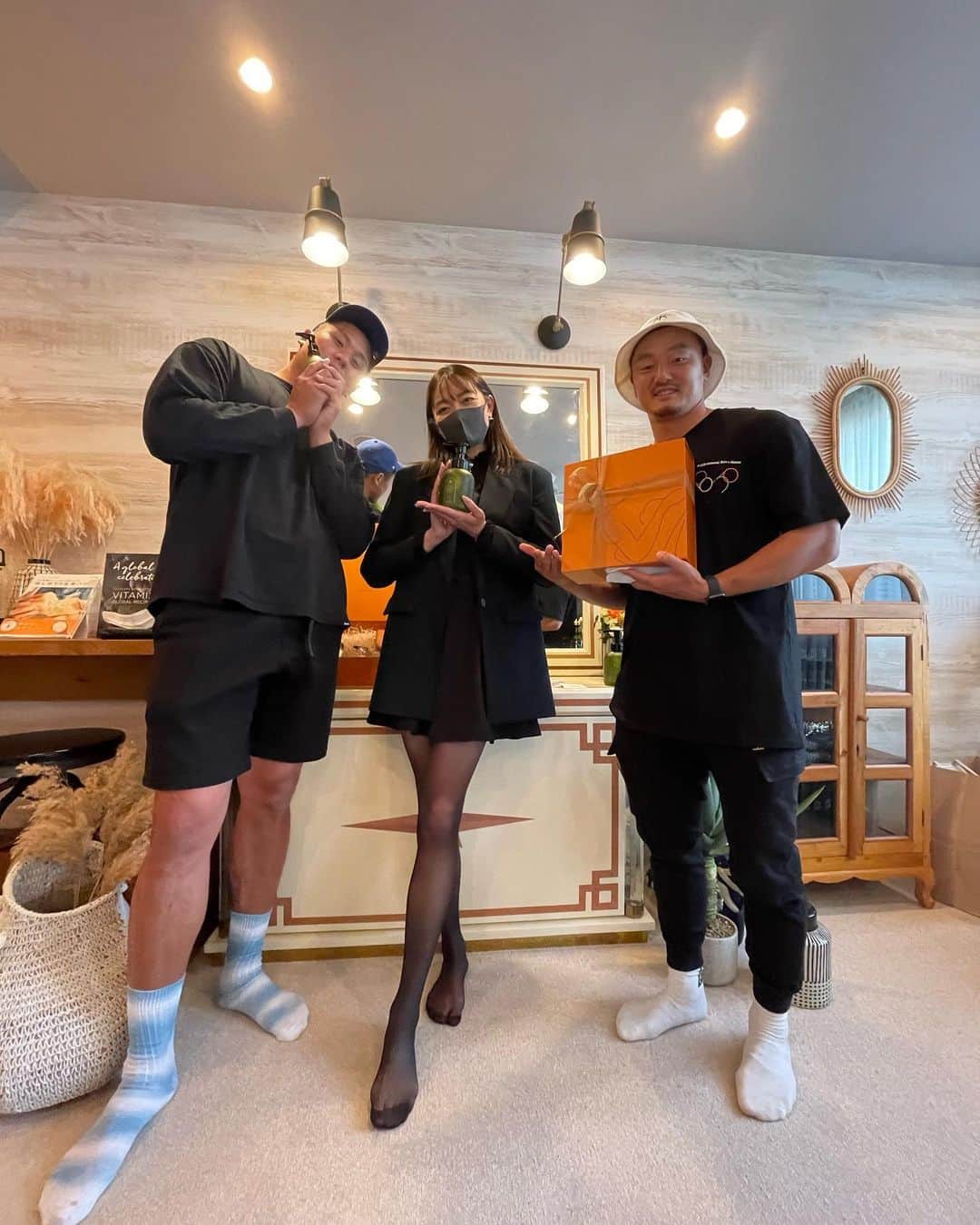 結子さんのインスタグラム写真 - (結子Instagram)「最初の二日間、沢山の方にBONDY初POPUPに来てもらって、手にとってもらい、ご購入もしていただきとても嬉しいです💕 明日私が立つ日は最終日で， 15〜17：30頃までおります🕊🌿 ありがとうございます💕 来られる際はぜひご一報下さい！ Thanks for coming to Bondy first pop up store🌸 . @socialhousebine  #bondy#親子スキンケア#出産祝い」3月18日 21時34分 - yuiko_yyy