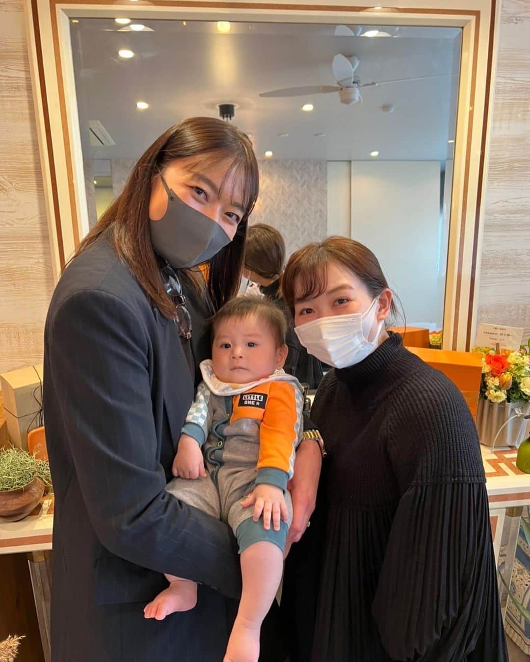 結子さんのインスタグラム写真 - (結子Instagram)「最初の二日間、沢山の方にBONDY初POPUPに来てもらって、手にとってもらい、ご購入もしていただきとても嬉しいです💕 明日私が立つ日は最終日で， 15〜17：30頃までおります🕊🌿 ありがとうございます💕 来られる際はぜひご一報下さい！ Thanks for coming to Bondy first pop up store🌸 . @socialhousebine  #bondy#親子スキンケア#出産祝い」3月18日 21時34分 - yuiko_yyy