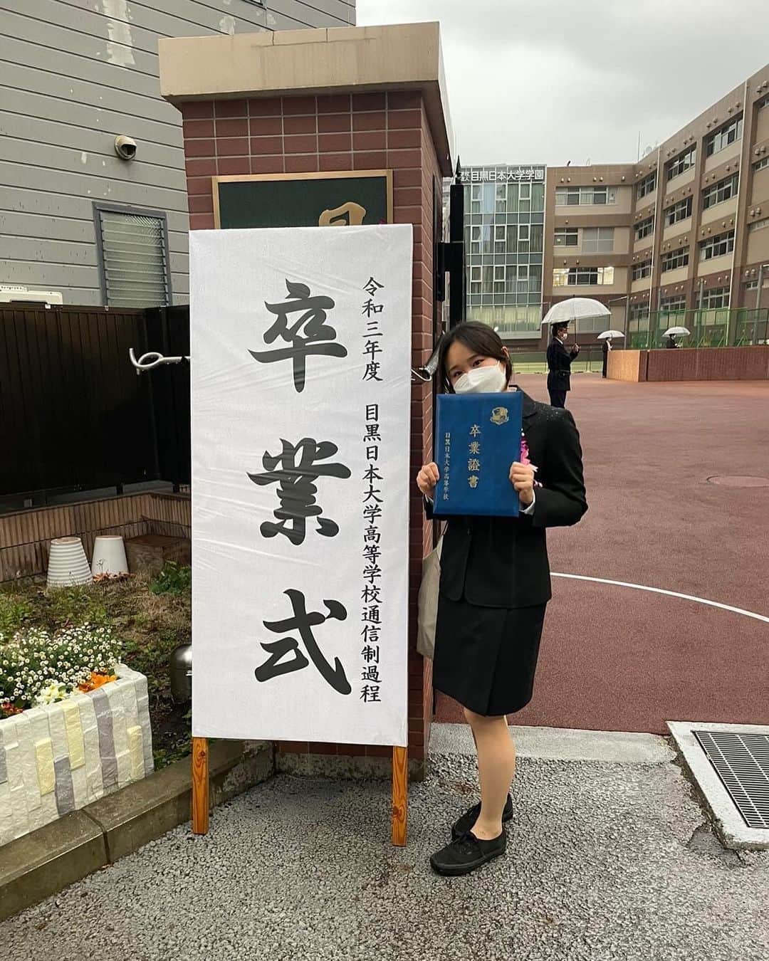 金戸凜さんのインスタグラム写真 - (金戸凜Instagram)「高校卒業しました🌸🎓 ・ ⁡いろんなことがあったこの３年間、全てが今の私に繋がっています。 ⁡支えてくれた皆さんありがとうございました🥰 ・ #目黒日本大学高等学校 #卒業 #HappyGraduation #2022」3月19日 21時25分 - rin.kaneto
