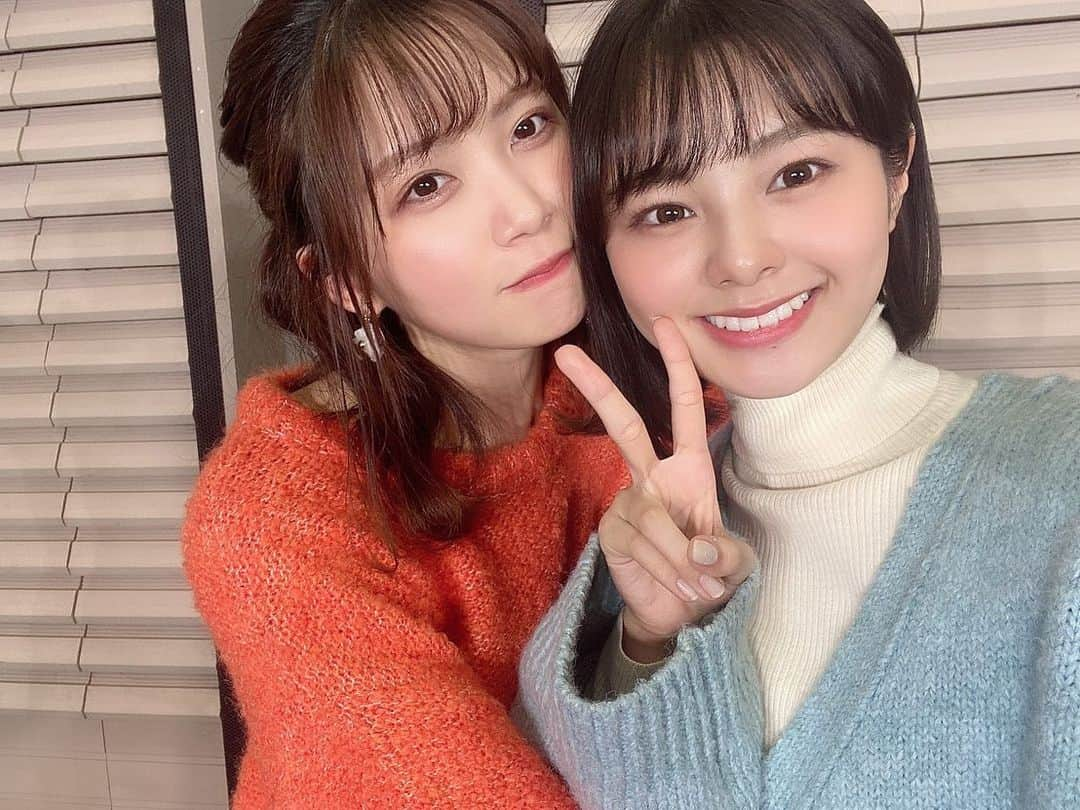 奈良未遥さんのインスタグラム写真 - (奈良未遥Instagram)「・ ・ ・ ・  #BSNラジオ さん  「 #ひなたまつり 」 出演させていただきました☼ 密かに憧れていた ひなたさんの生演奏、生歌を間近できけるなんて… それがバースデーソング🥺  ひなたんの大きいお口でがぶり🐹 を間近で見れるなんて！！！ お誕生日直前の放送ということで 宇宙一早く生誕祭をしてお祝いしてくださいました  たっくさんの愛が溢れている ひなたまつり。 4月以降も続くそうで 私も嬉しいです！！！ 100歳まで続きますように〜  このケーキおいしかった おいしすぎたにゃん🐈。 またおじゃまさせていただけるように がんばるぞ  ひなたんとお久しぶりの再会で とーっても嬉しかったなぁ  お聞き逃しのかたも #radiko のタイムフリーできけますのでぜひ！！！  お祝いしていただきありがとうございました❤︎ 番宣映像から番組内容まで たっくさんの愛に包んでいただき ほわほわでした¨̮  #ラジオ　#新潟」3月19日 21時47分 - mihapiyo._.48