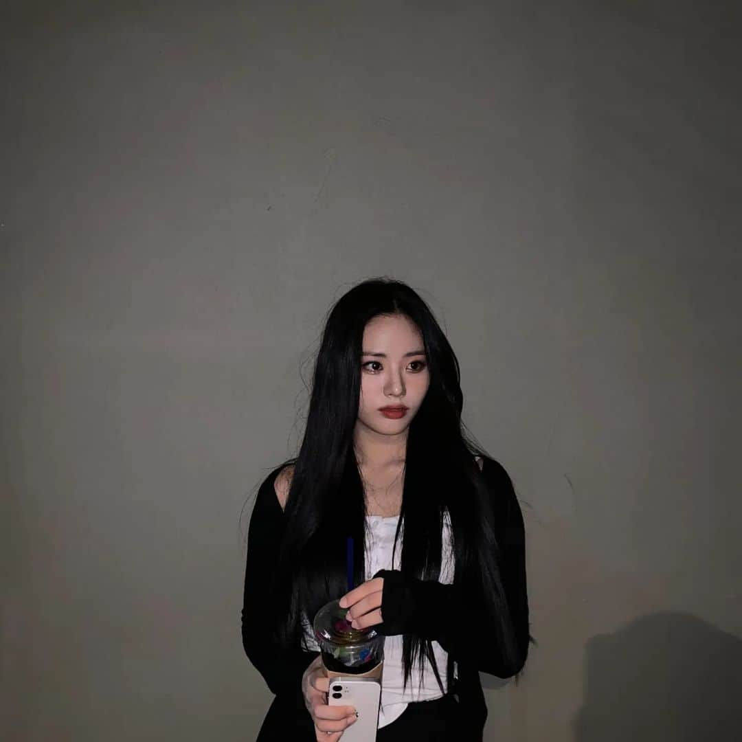 Mnetさんのインスタグラム写真 - (MnetInstagram)「메리지원데이🎂 #하영 #지원」3月20日 12時38分 - officialfromis_9