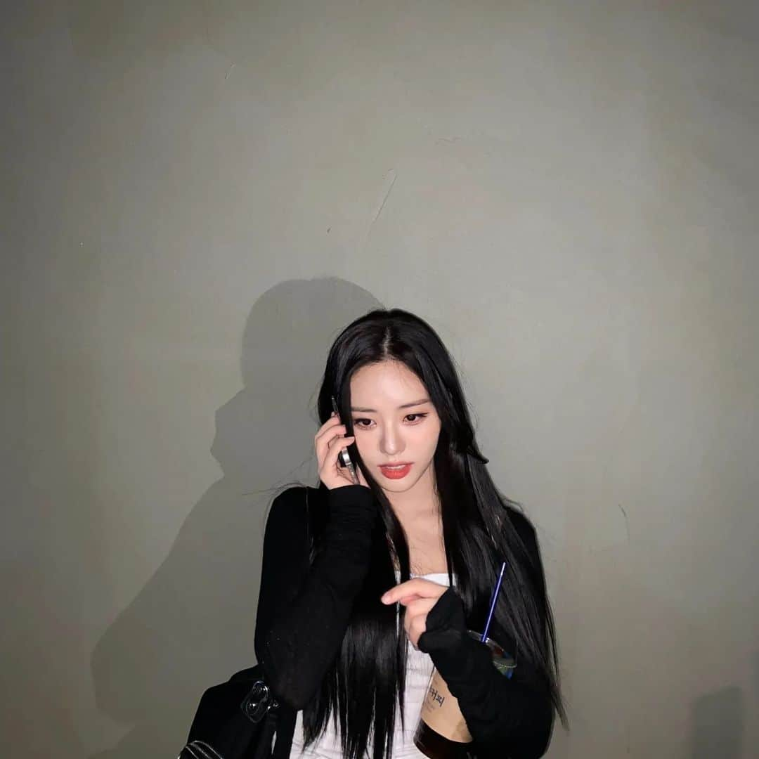 Mnetさんのインスタグラム写真 - (MnetInstagram)「메리지원데이🎂 #하영 #지원」3月20日 12時38分 - officialfromis_9