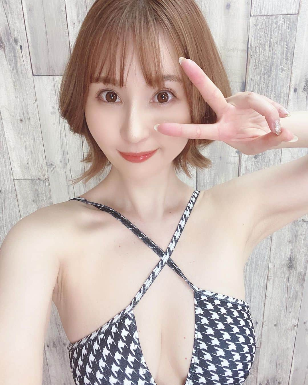 辰巳ゆいさんのインスタグラム写真 - (辰巳ゆいInstagram)「昨日は、個人撮影会ありがとうございました😆😆  めっちゃ雨になってしまったけど😅 帰り大丈夫だったかな？！  次の撮影会は、6月になります♪ ゆいぴょんバースデー撮影会やるので、またスケジュール決まったらお知らせしますね😚  来てくれた皆さま！ ありがとうございました💛  また、他の写真とかは写真ファンティアに載せますね！」3月20日 15時58分 - yuitatsumi