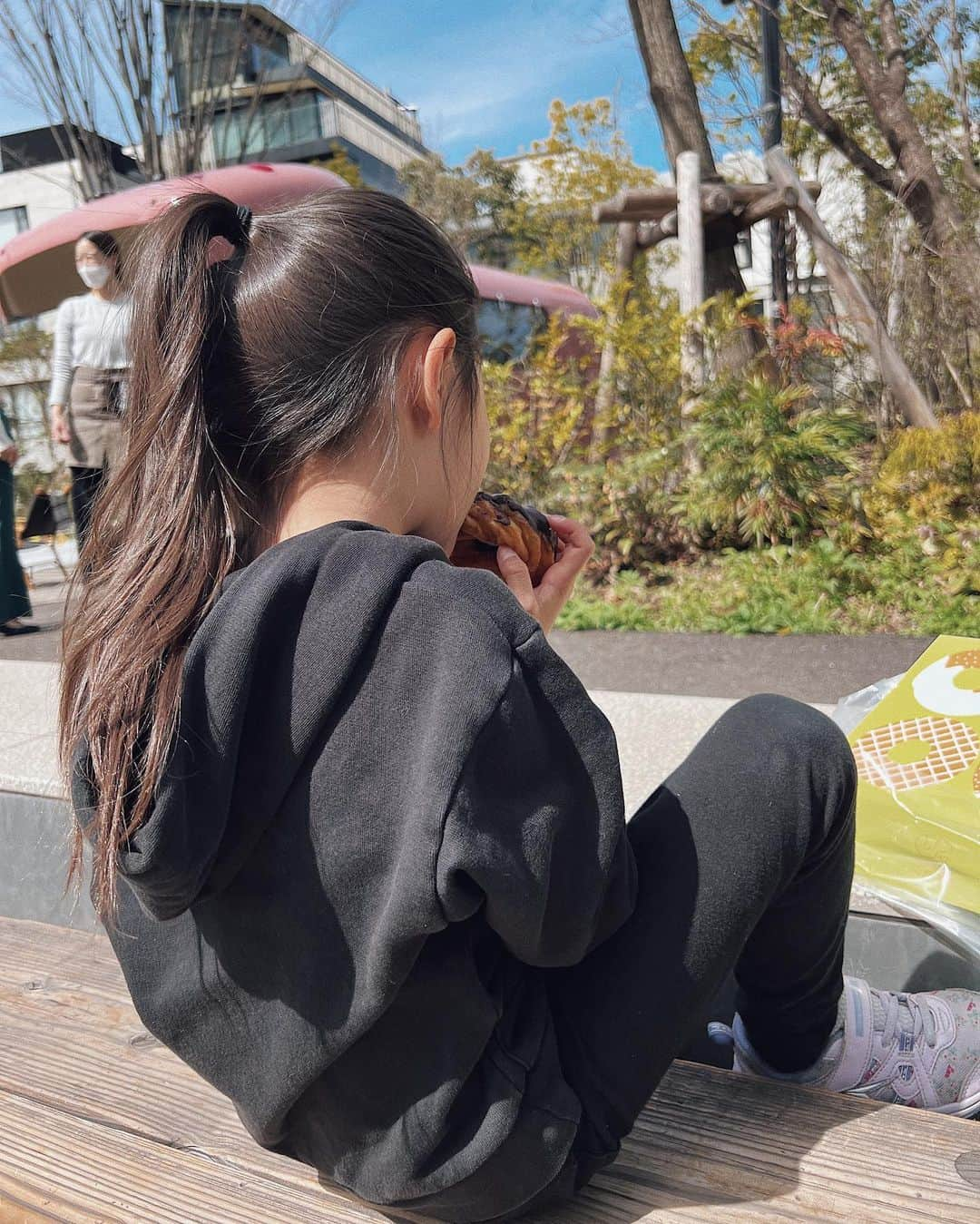 翁安芸さんのインスタグラム写真 - (翁安芸Instagram)「おやつに🍩  #doughnuts #weekend #ドーナツ #momanddaughter」3月20日 16時29分 - akinyc