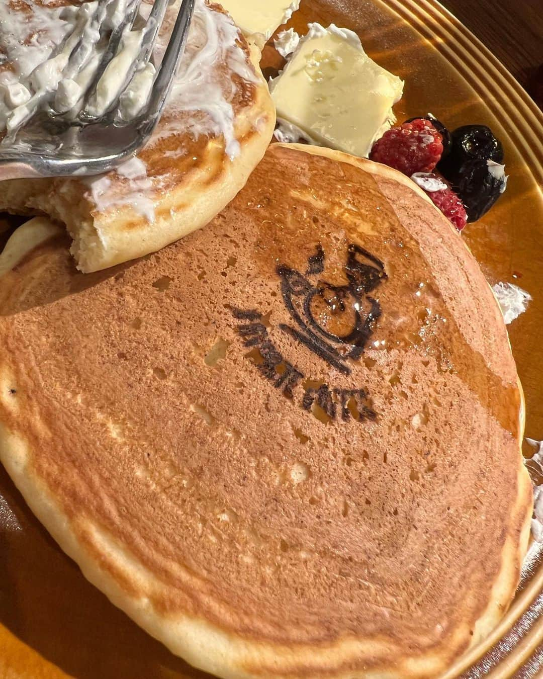 本谷紗己さんのインスタグラム写真 - (本谷紗己Instagram)「久しぶりのカフェ☕️ この時期は和歌山県内のカフェで まりひめ🍓スイーツが たくさん出ているのが嬉しいですね🥰  少しの時間でしたが、なかなかできていなかったほっこりカフェタイム☕️  #favoritecoffee  #和歌山市　#和歌山 #わくわく編集部 #なんて素敵な和歌山なんでしょう #insta_wakayama  #まりひめ　#wakayama」3月20日 18時00分 - sappyon38