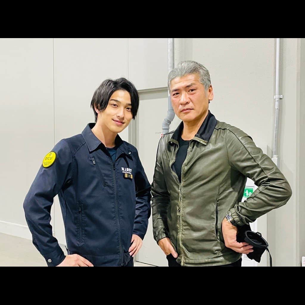 横浜流星さんのインスタグラム写真 - (横浜流星Instagram)「今夜21時『DCU』最終回。見届けてください。  #dcu  #DCUjapan #寛と流星 #とても熱い #でもチャーミング #全てにおいてリスペクト #晃司と流星 #とてもフランクで #素敵な方 #最終回 #よろしくお願いします #インスタライブ も #20時からお願いします！ @dcu_japan」3月20日 19時37分 - ryuseiyokohama_official