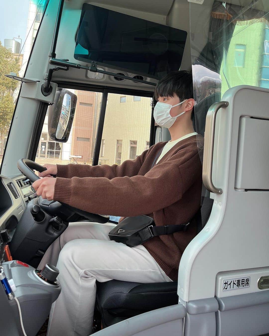 丸田怜音さんのインスタグラム写真 - (丸田怜音Instagram)「・ バスの運転手体験してきました🚌」3月20日 20時15分 - maruta_reon